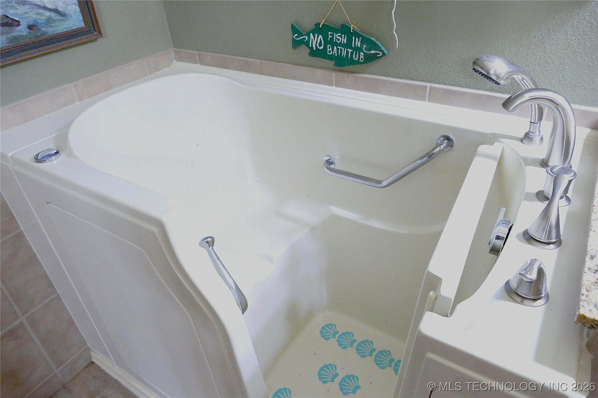 419074 E 1156 Property Photo 46