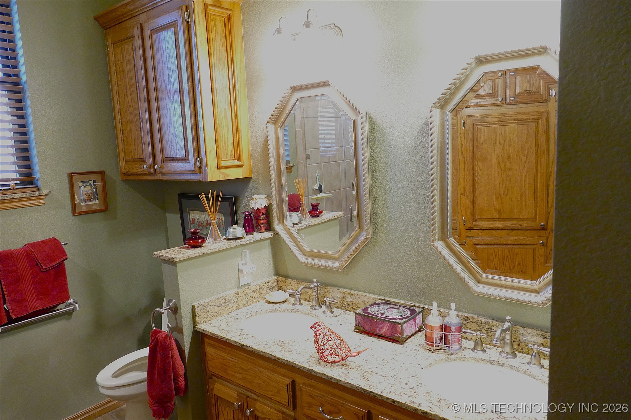 419074 E 1156 Property Photo 59