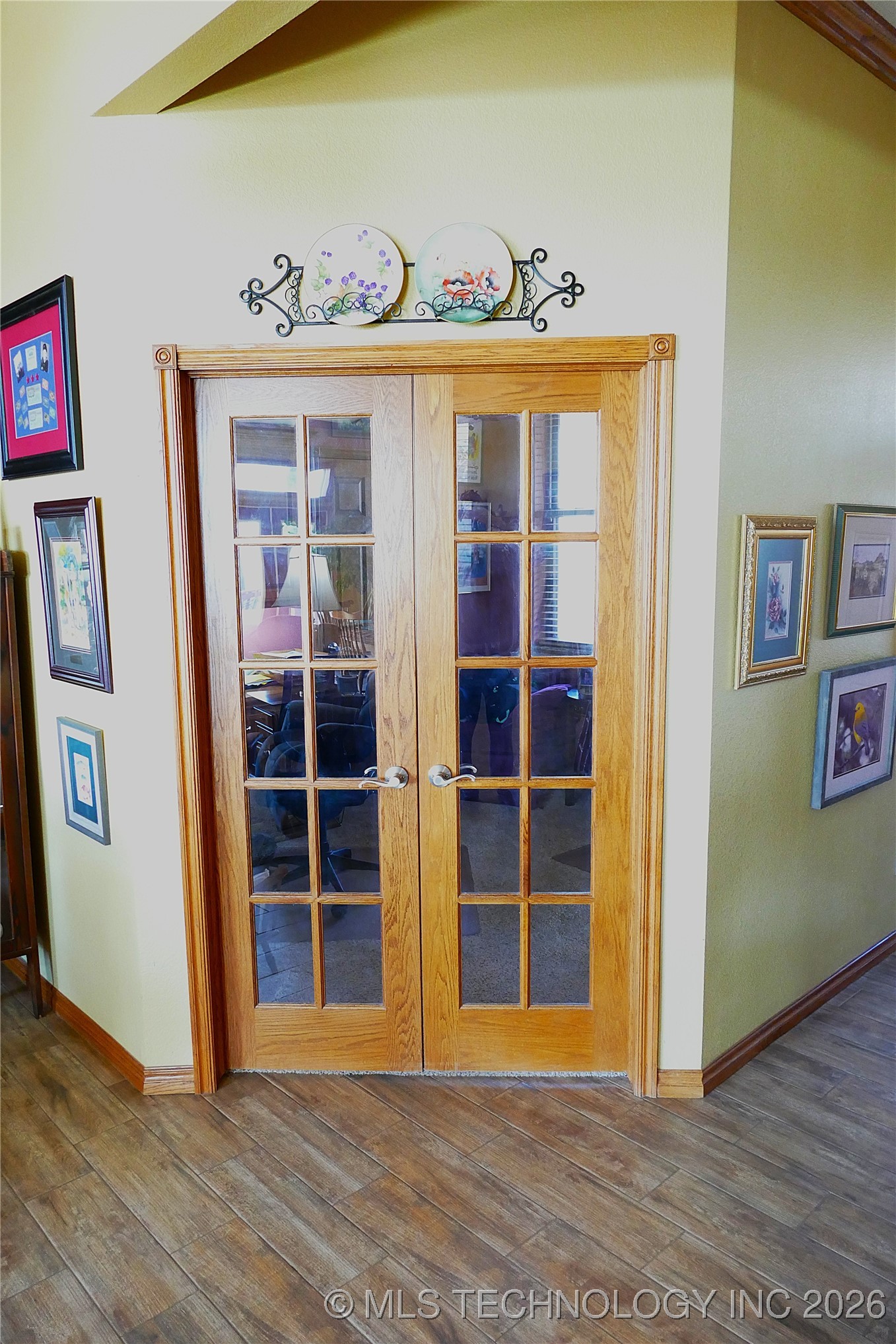 419074 E 1156 Property Photo 62