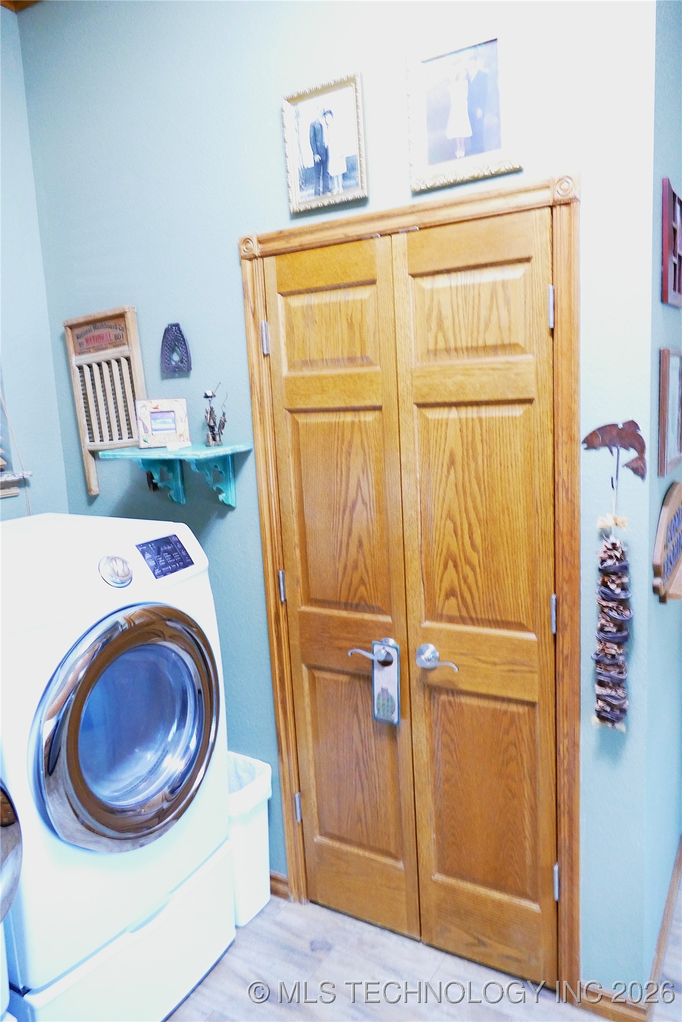 419074 E 1156 Property Photo 77