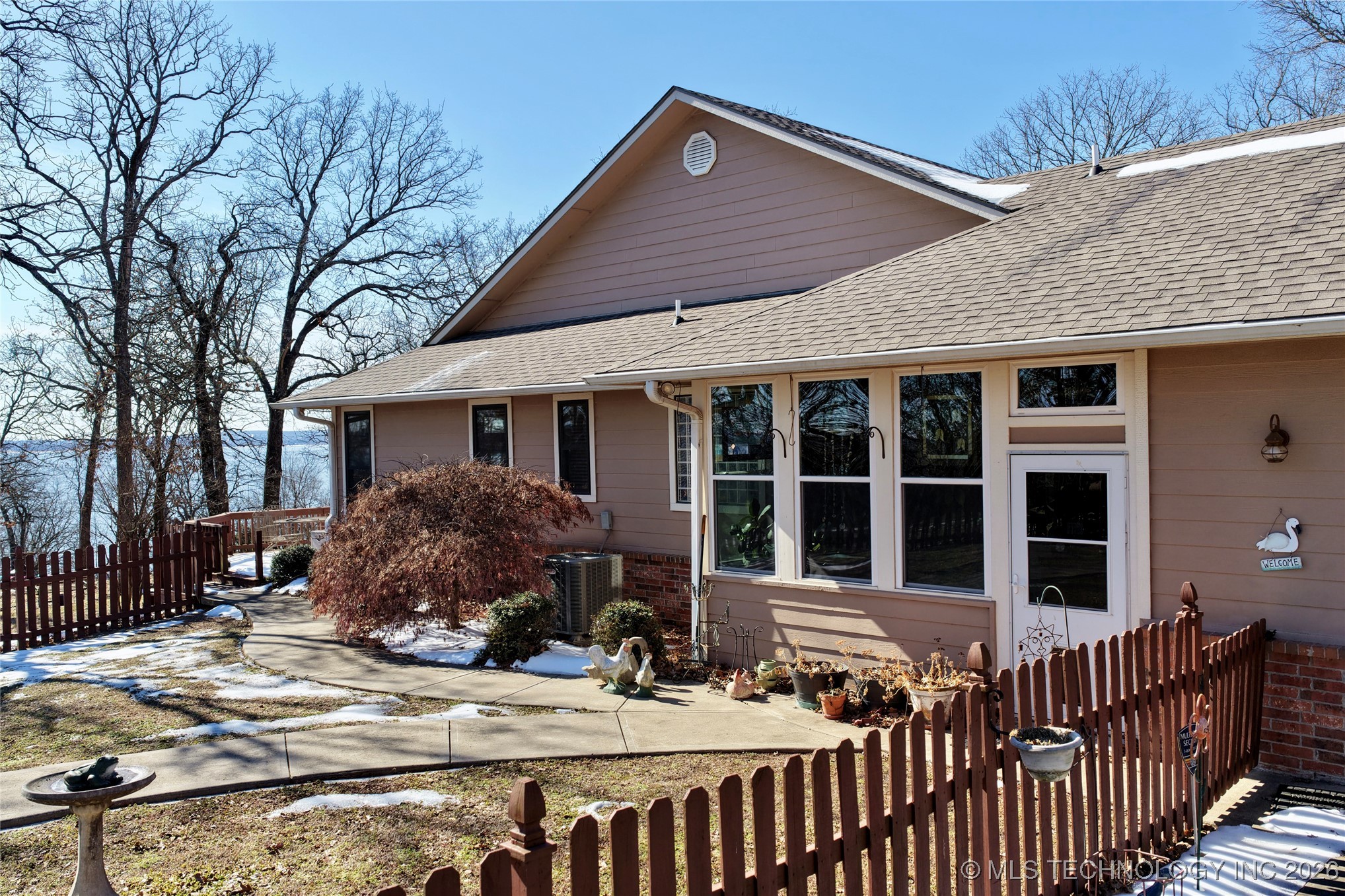 419074 E 1156 Property Photo 89