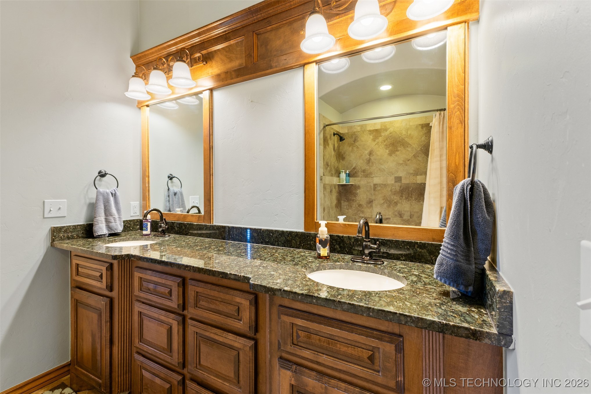 15853 County Road 3581 Property Photo 30