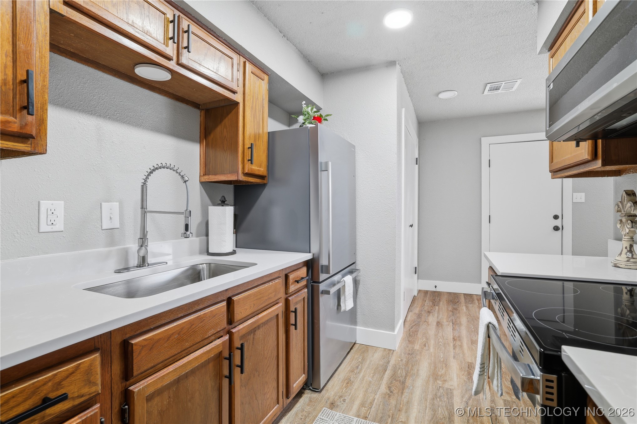 3601 Dawna Street Property Photo 3