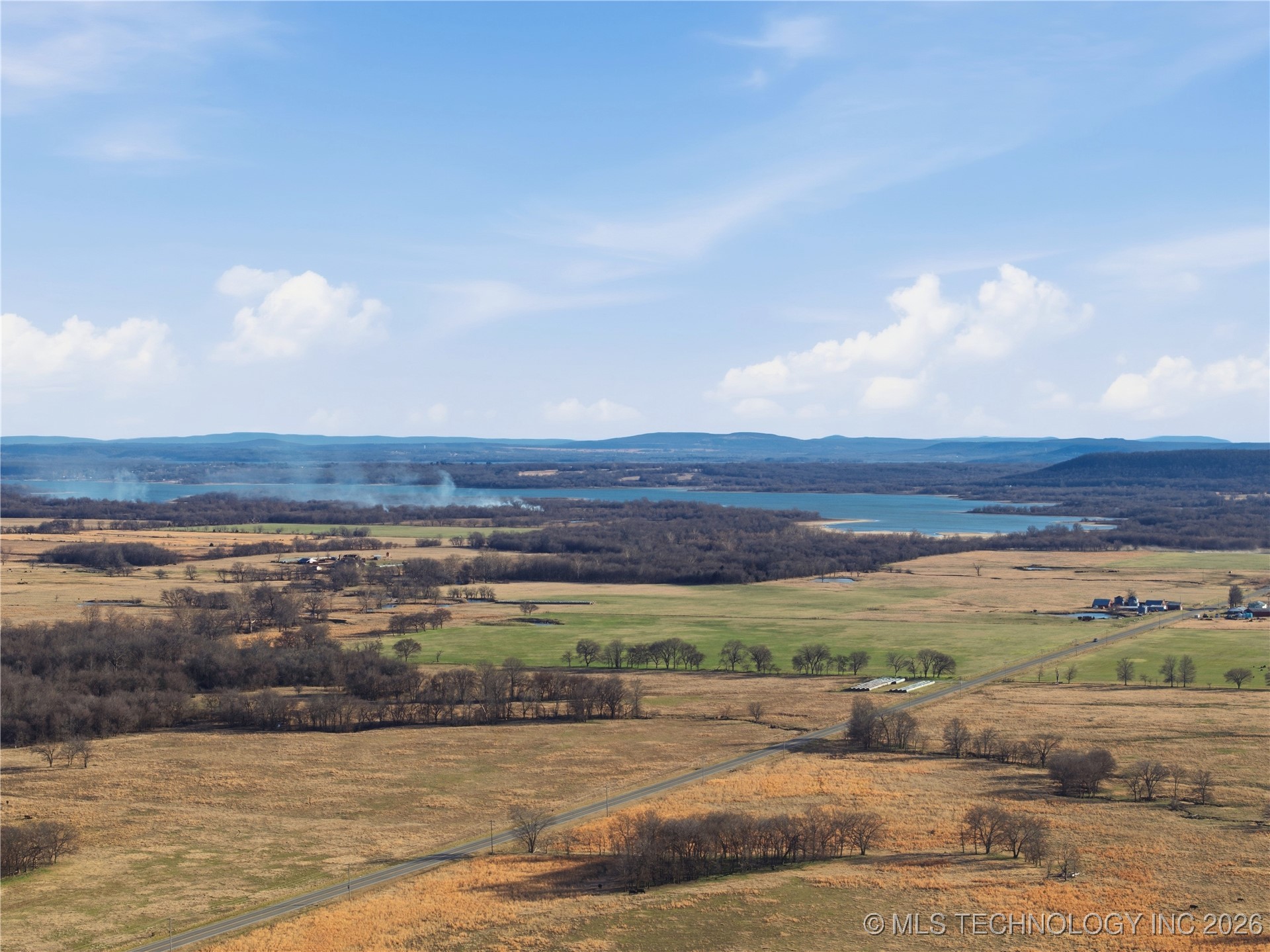 424603 E 1104 Road Property Photo 1