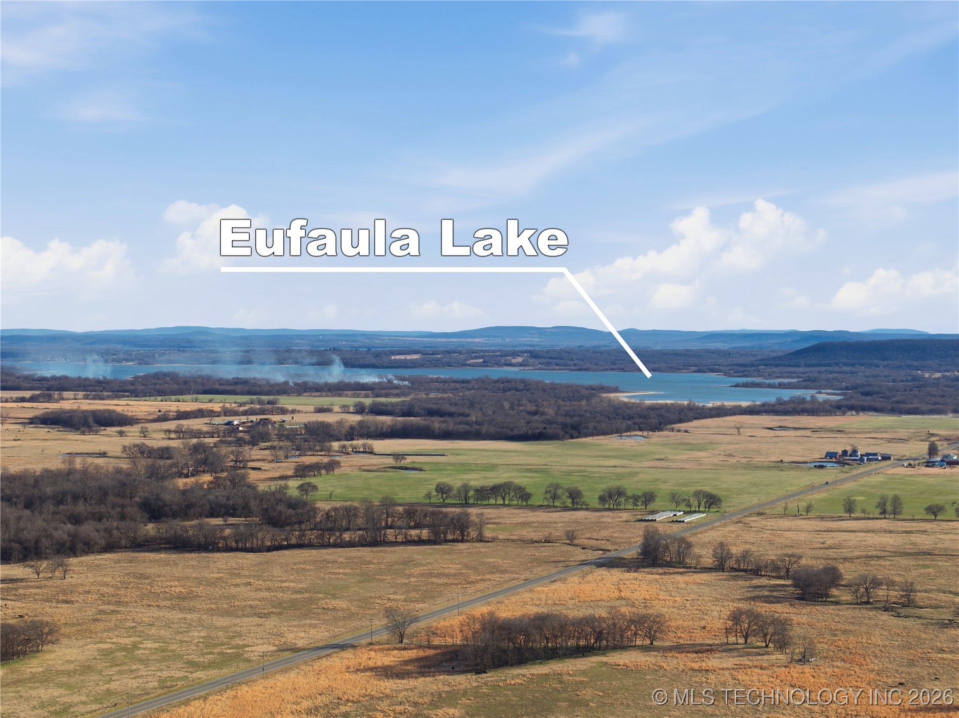 424603 E 1104 Road Property Photo 2