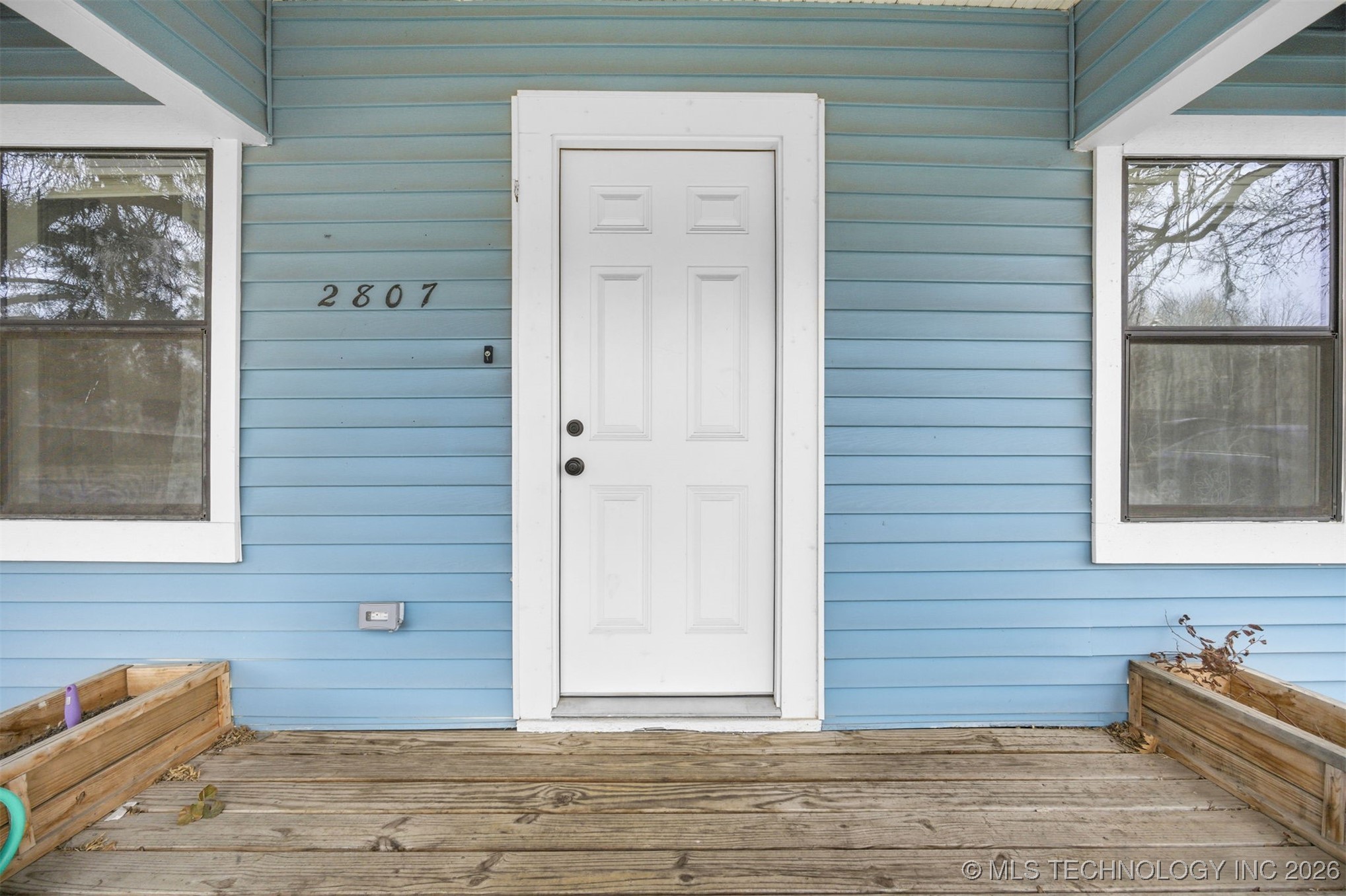 2807 E 3rd Street Property Photo 3