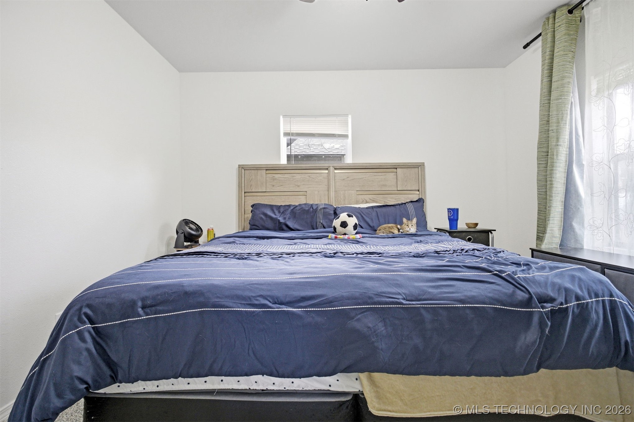 2807 E 3rd Street Property Photo 32