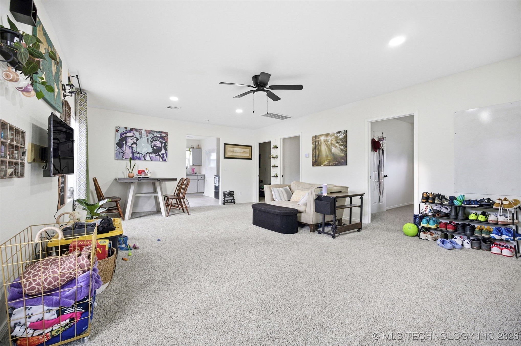 2807 E 3rd Street Property Photo 34