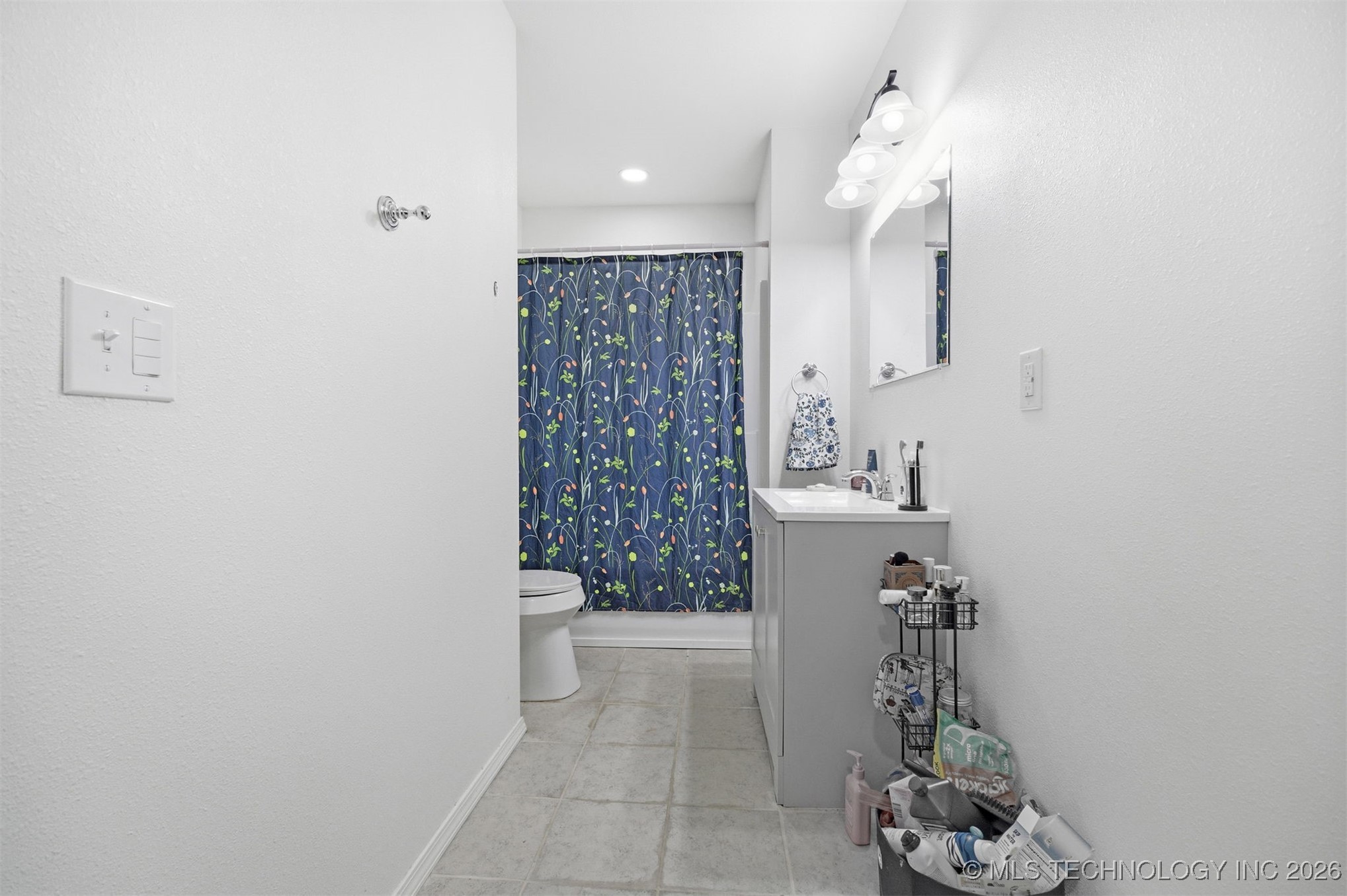 2807 E 3rd Street Property Photo 39