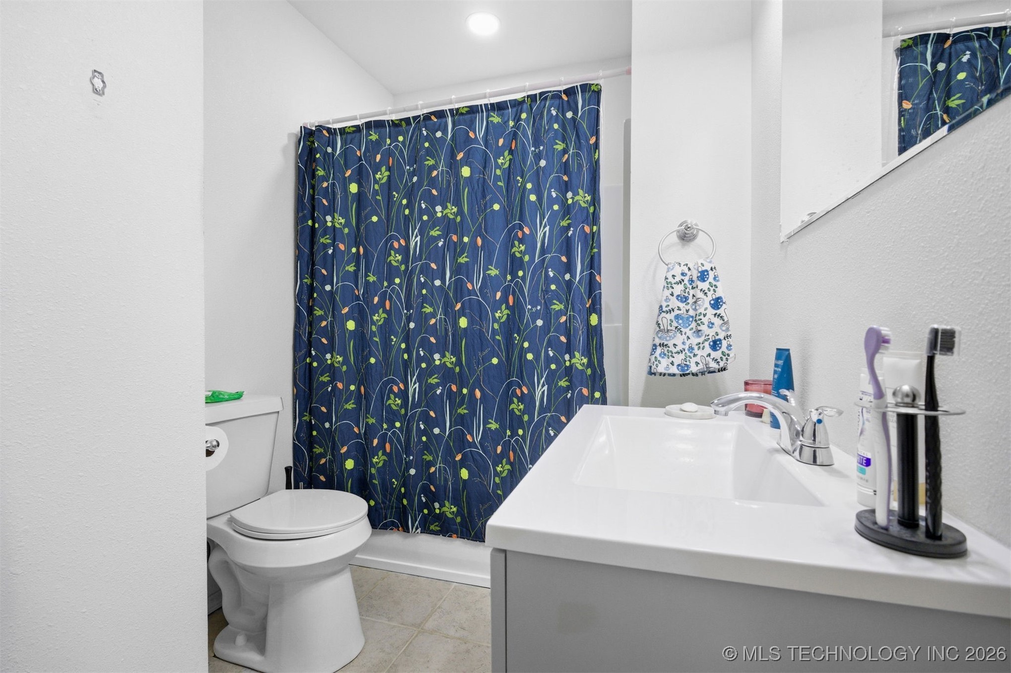 2807 E 3rd Street Property Photo 40