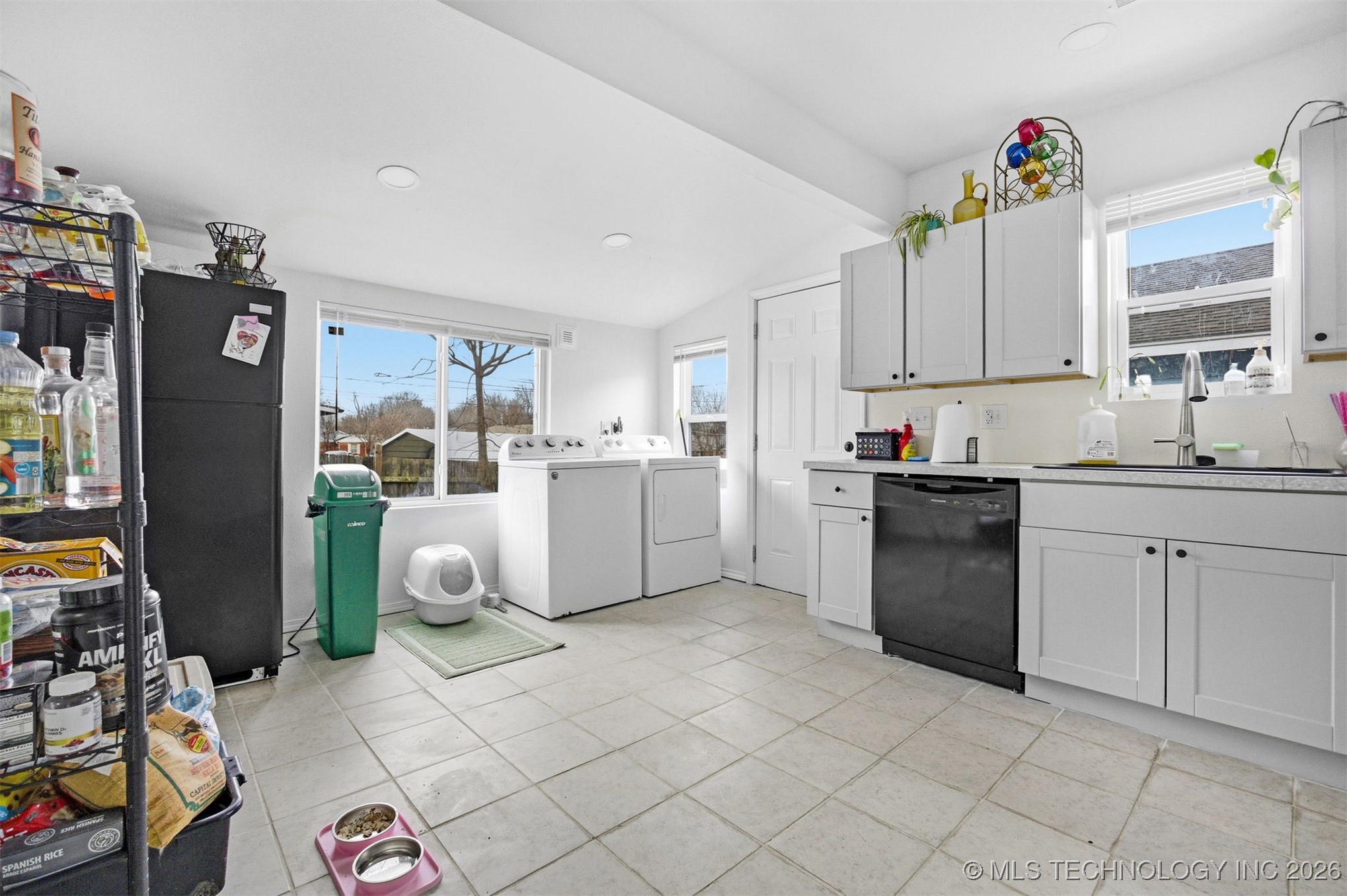 2807 E 3rd Street Property Photo 41