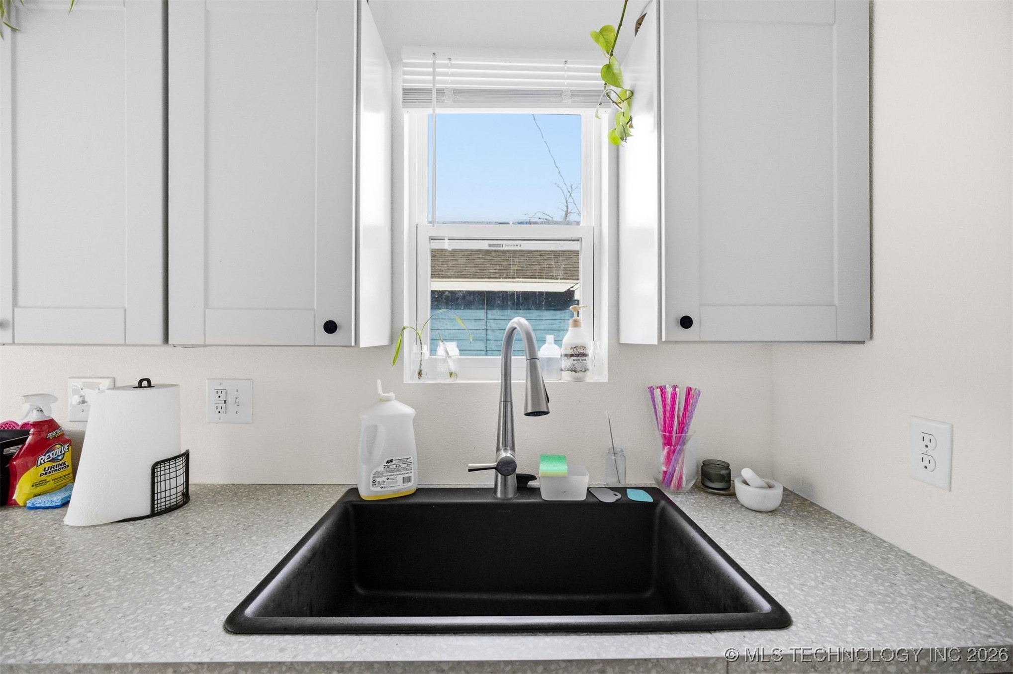 2807 E 3rd Street Property Photo 42