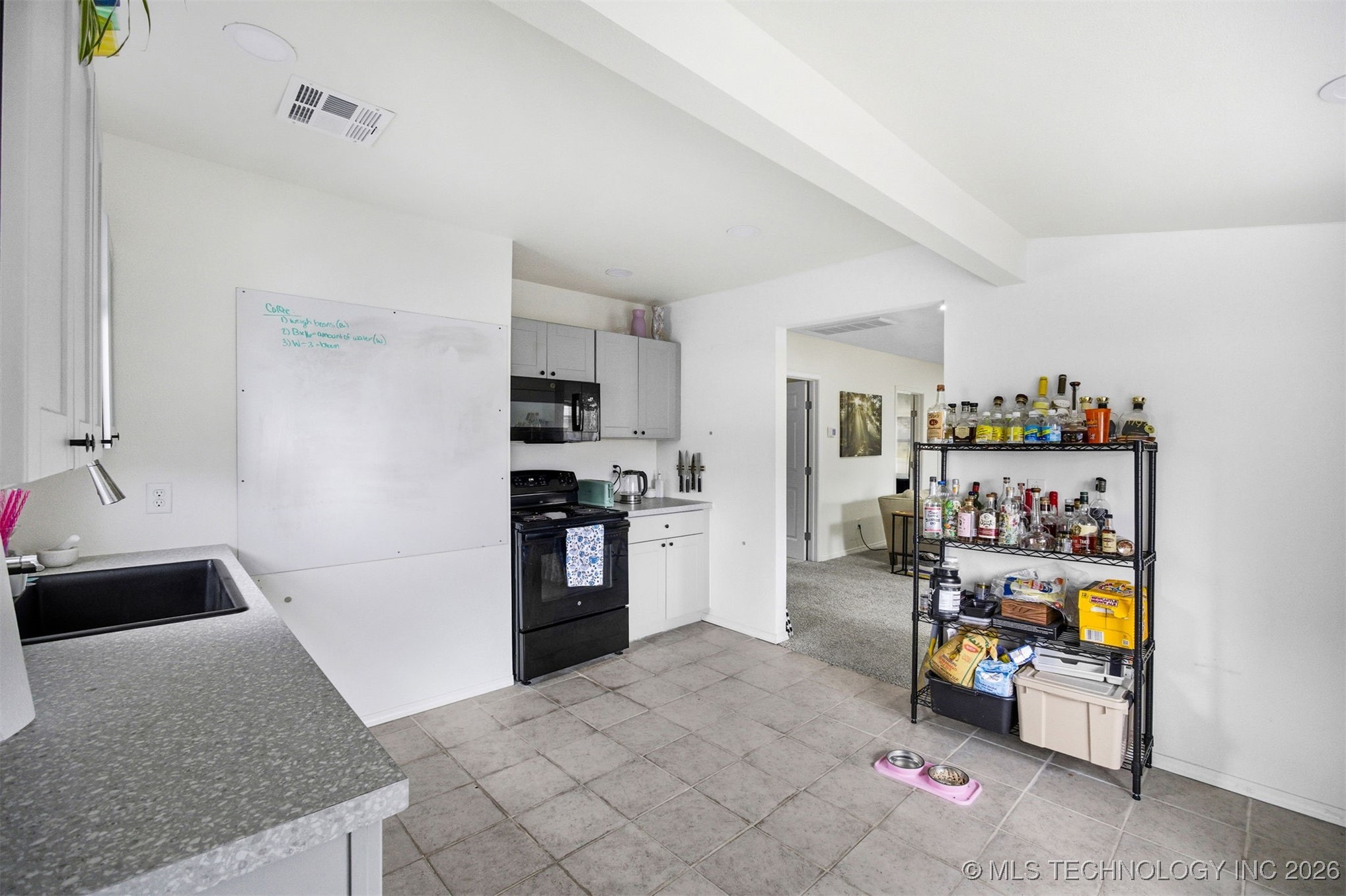 2807 E 3rd Street Property Photo 45