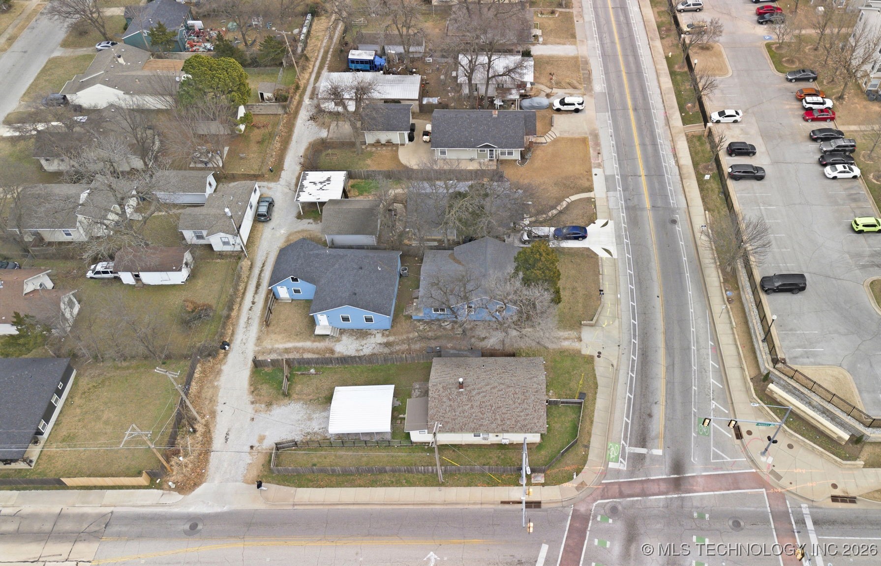 2807 E 3rd Street Property Photo 50