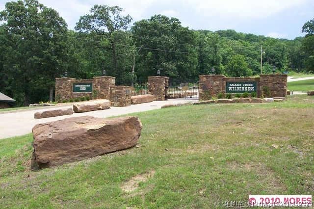 22 E Timbercrest Property Photo 7