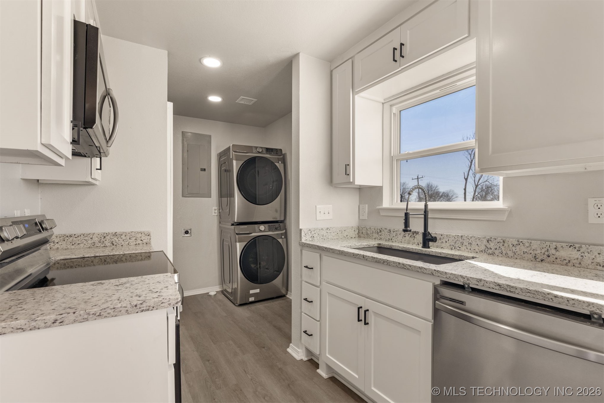 18257 E 650 Road Property Photo 23