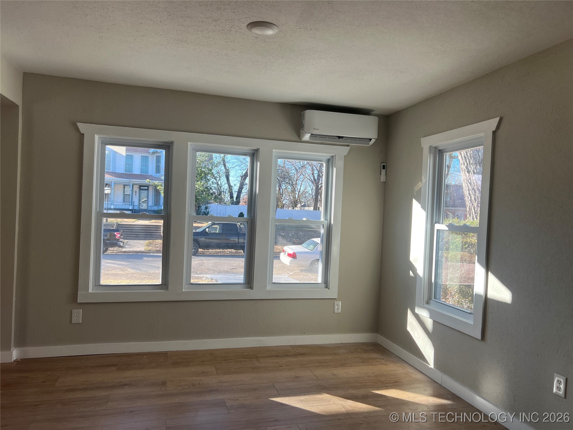 324 Sw F Property Photo 7