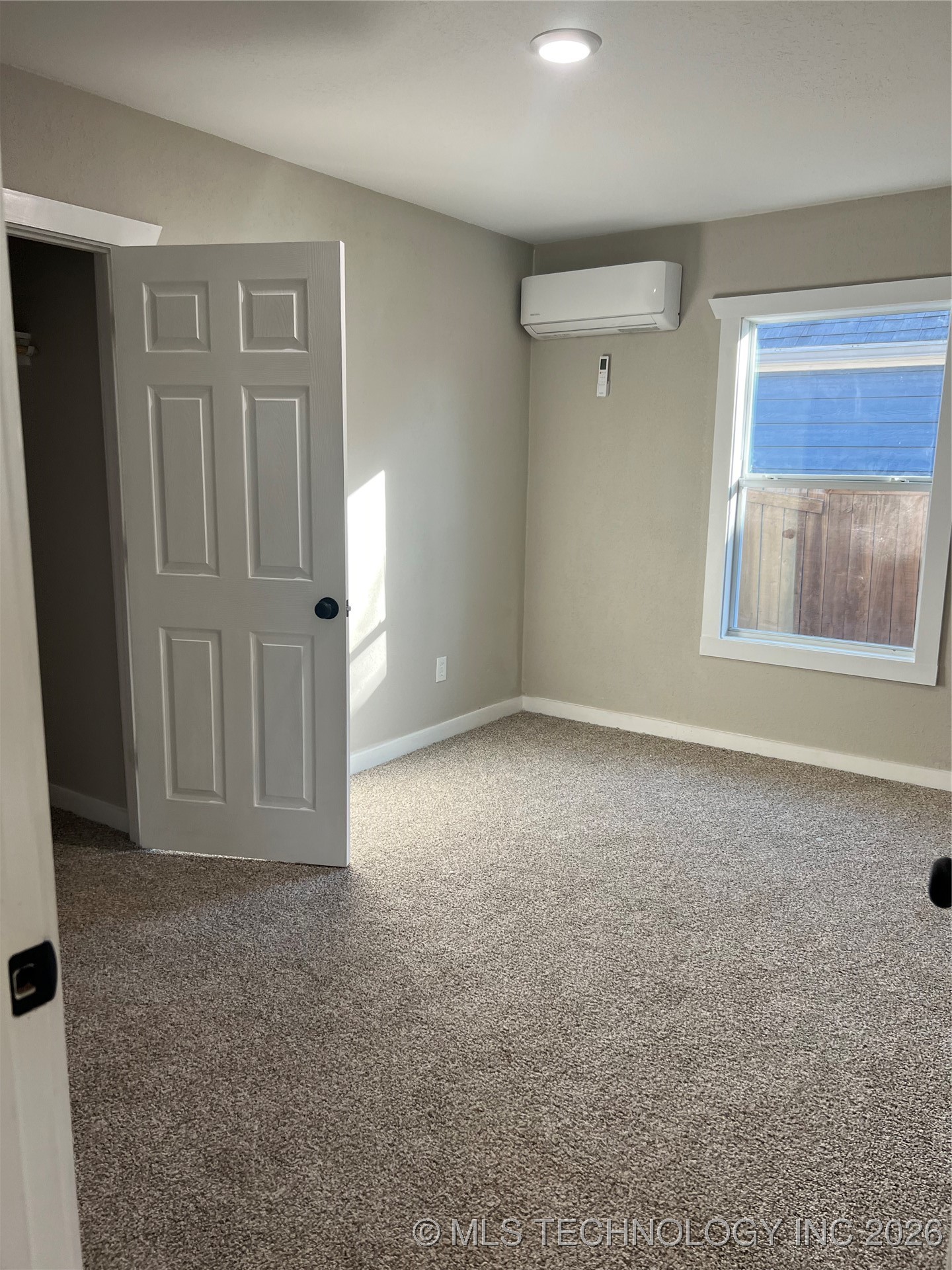 324 Sw F Property Photo 8