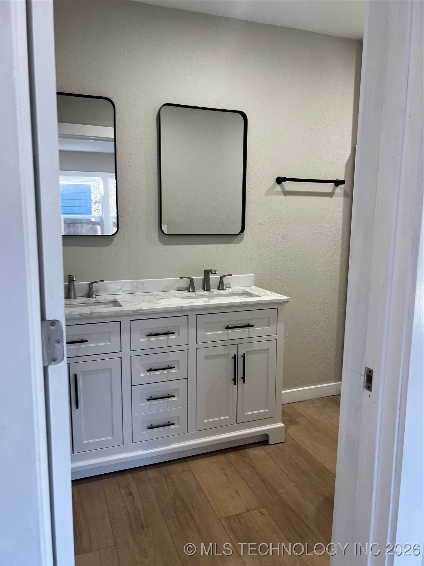 324 Sw F Property Photo 12