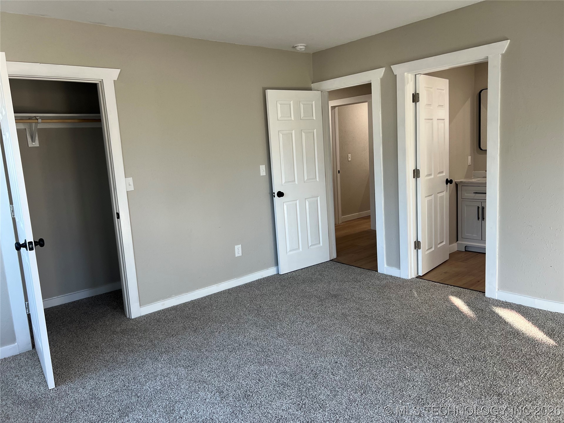 324 Sw F Property Photo 14