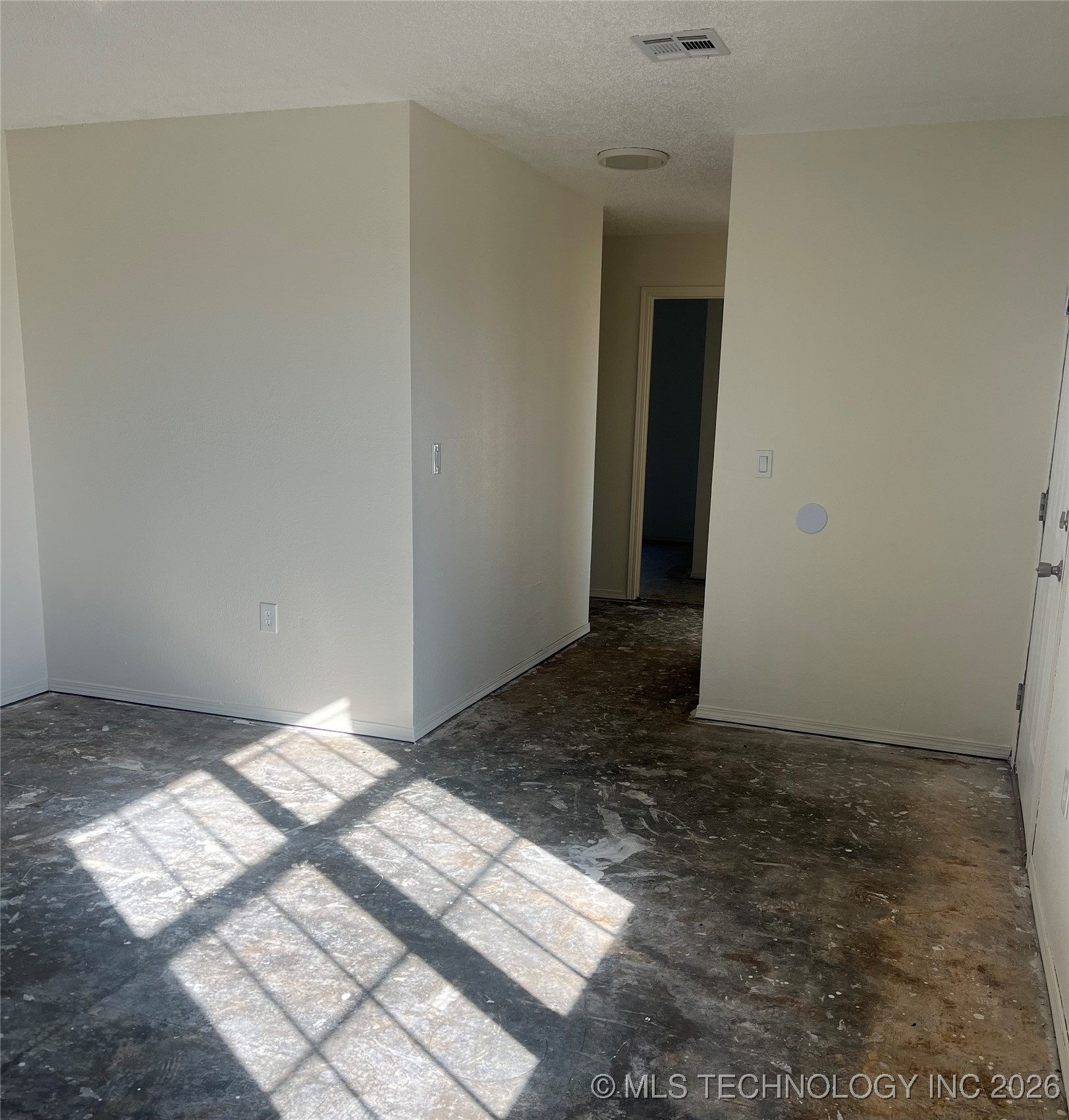 400 E Sunflower Property Photo 4