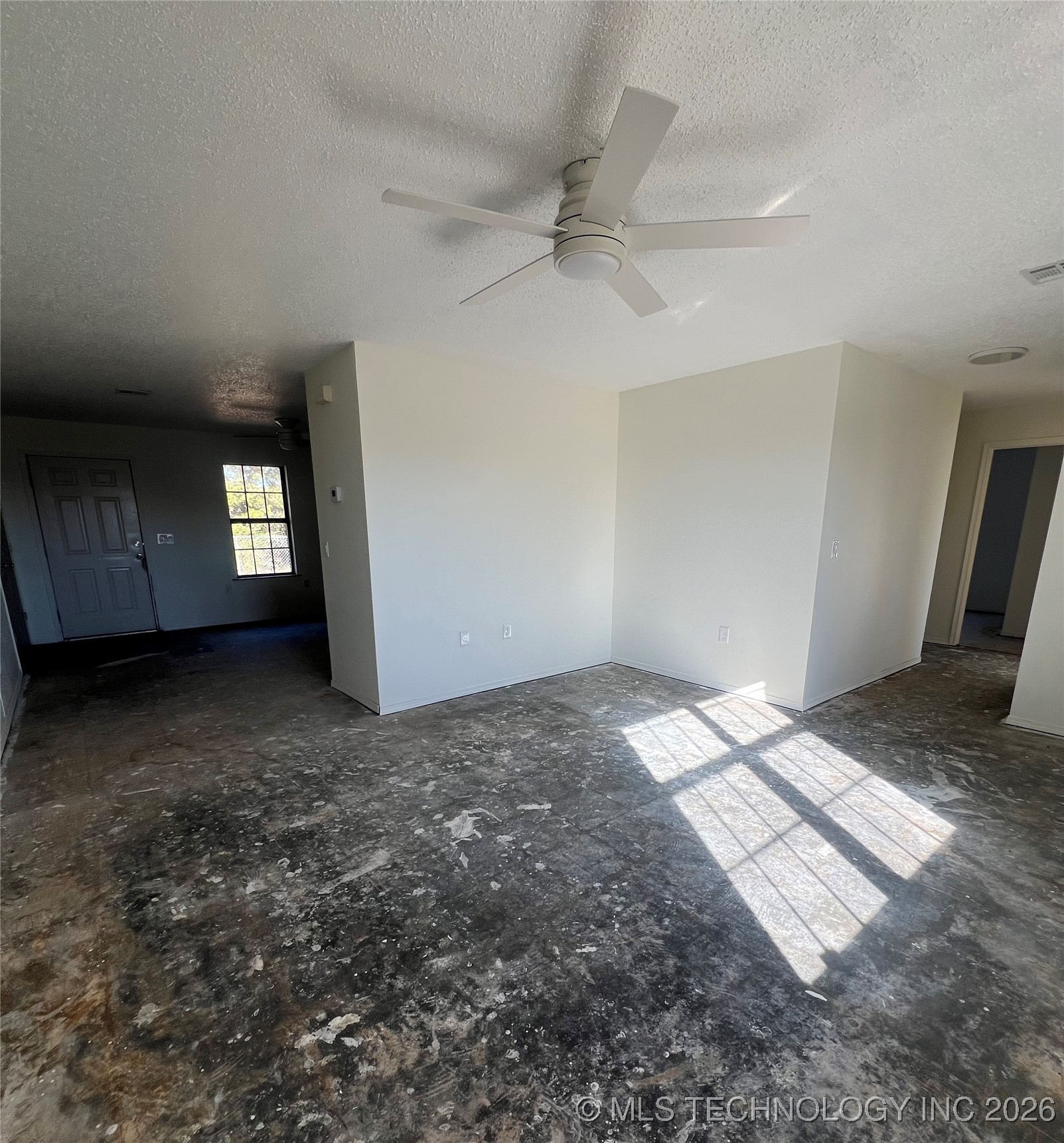 400 E Sunflower Property Photo 5