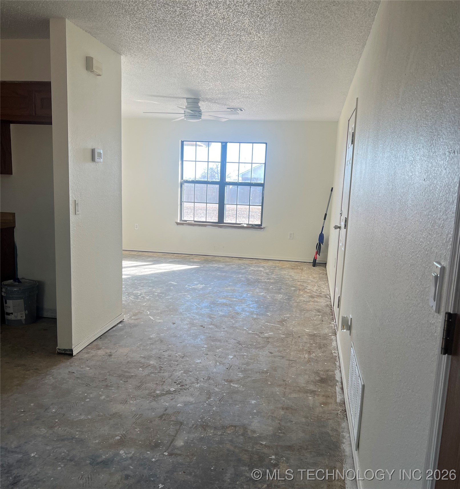 400 E Sunflower Property Photo 7