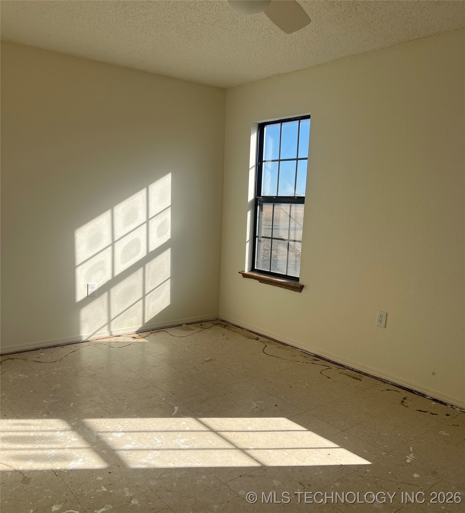 400 E Sunflower Property Photo 14