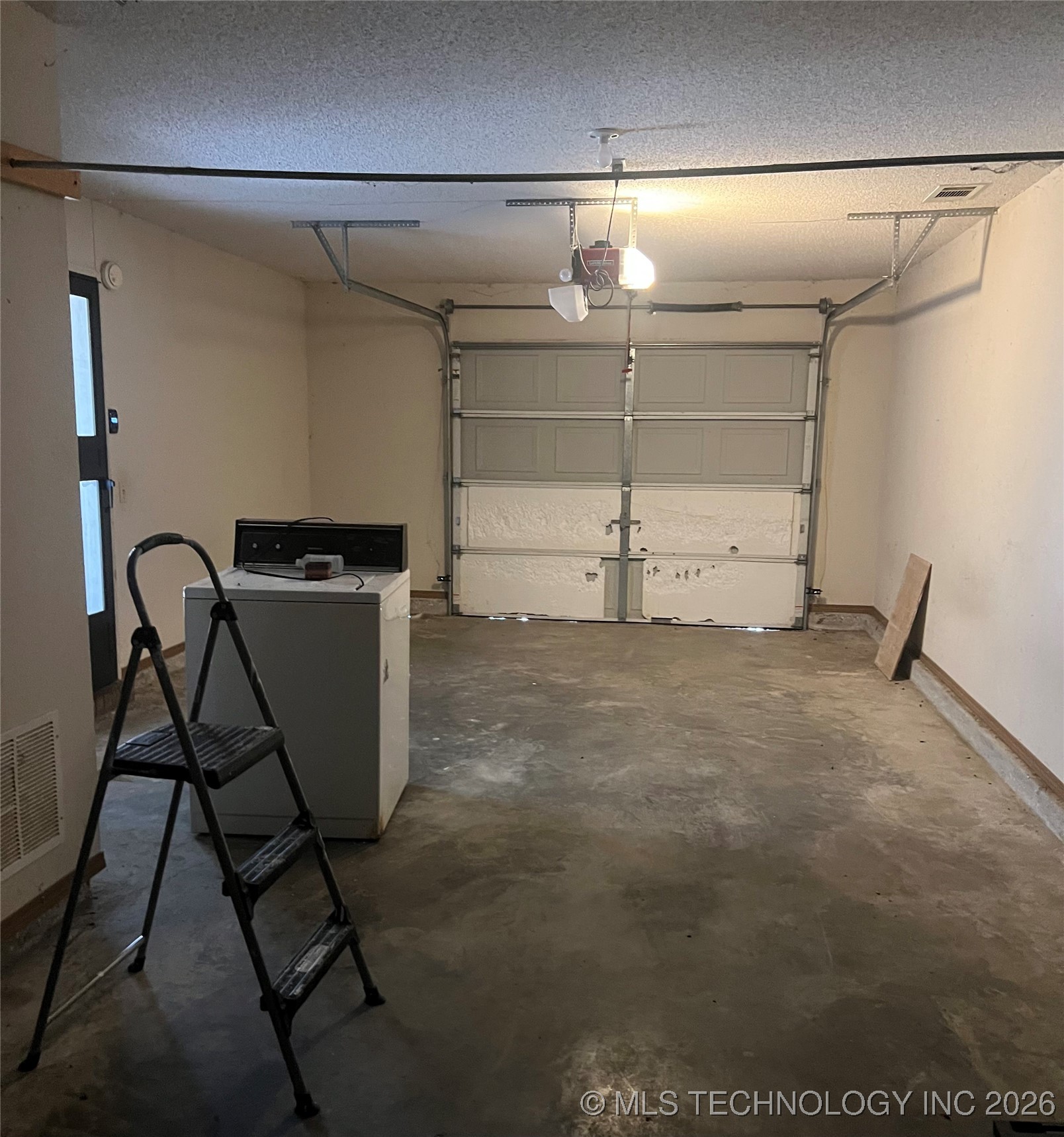 400 E Sunflower Property Photo 21