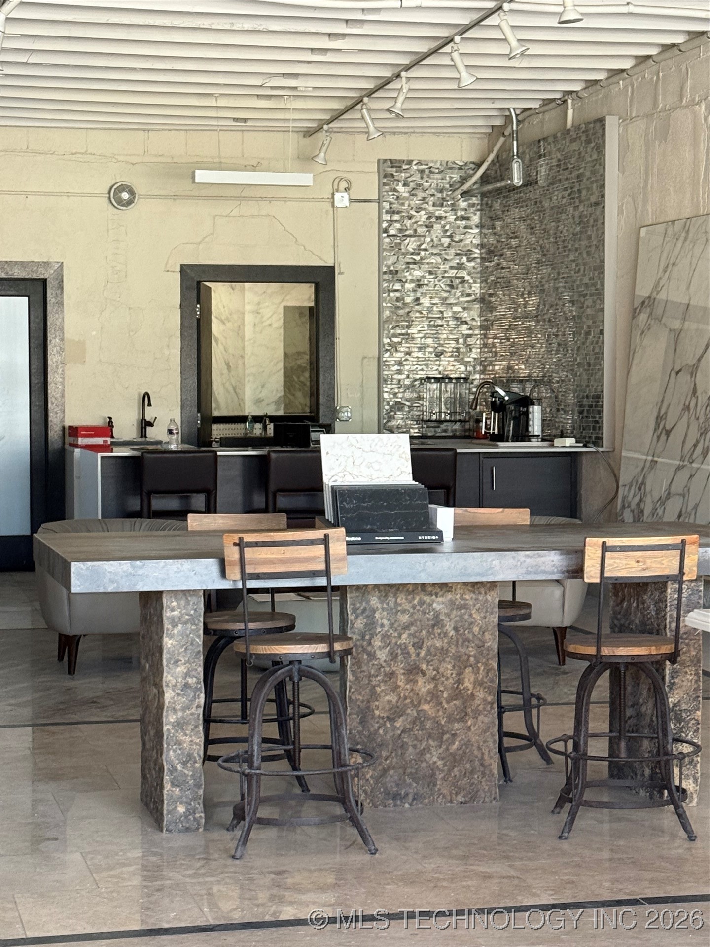 2626 E 15th Street Property Photo 9