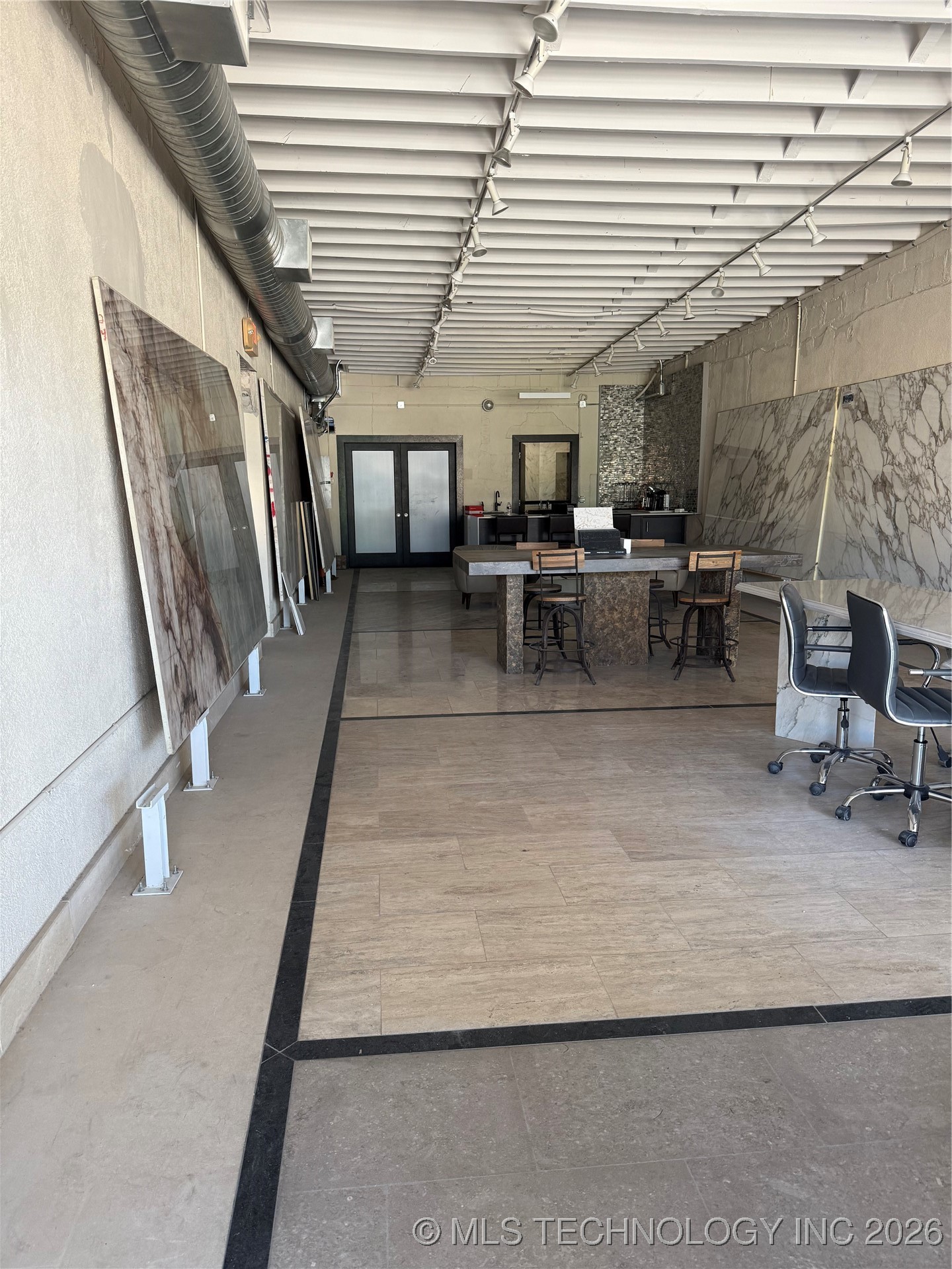 2626 E 15th Street Property Photo 10