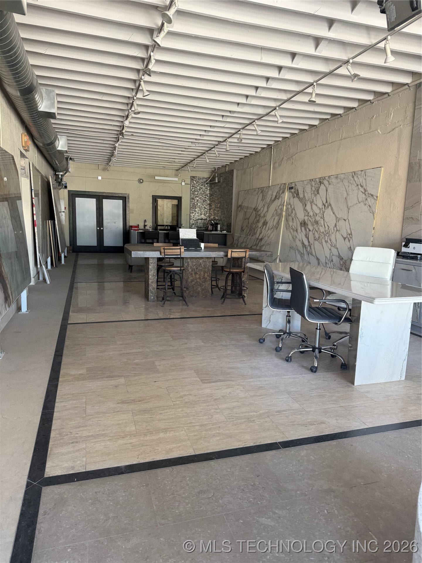 2626 E 15th Street Property Photo 11