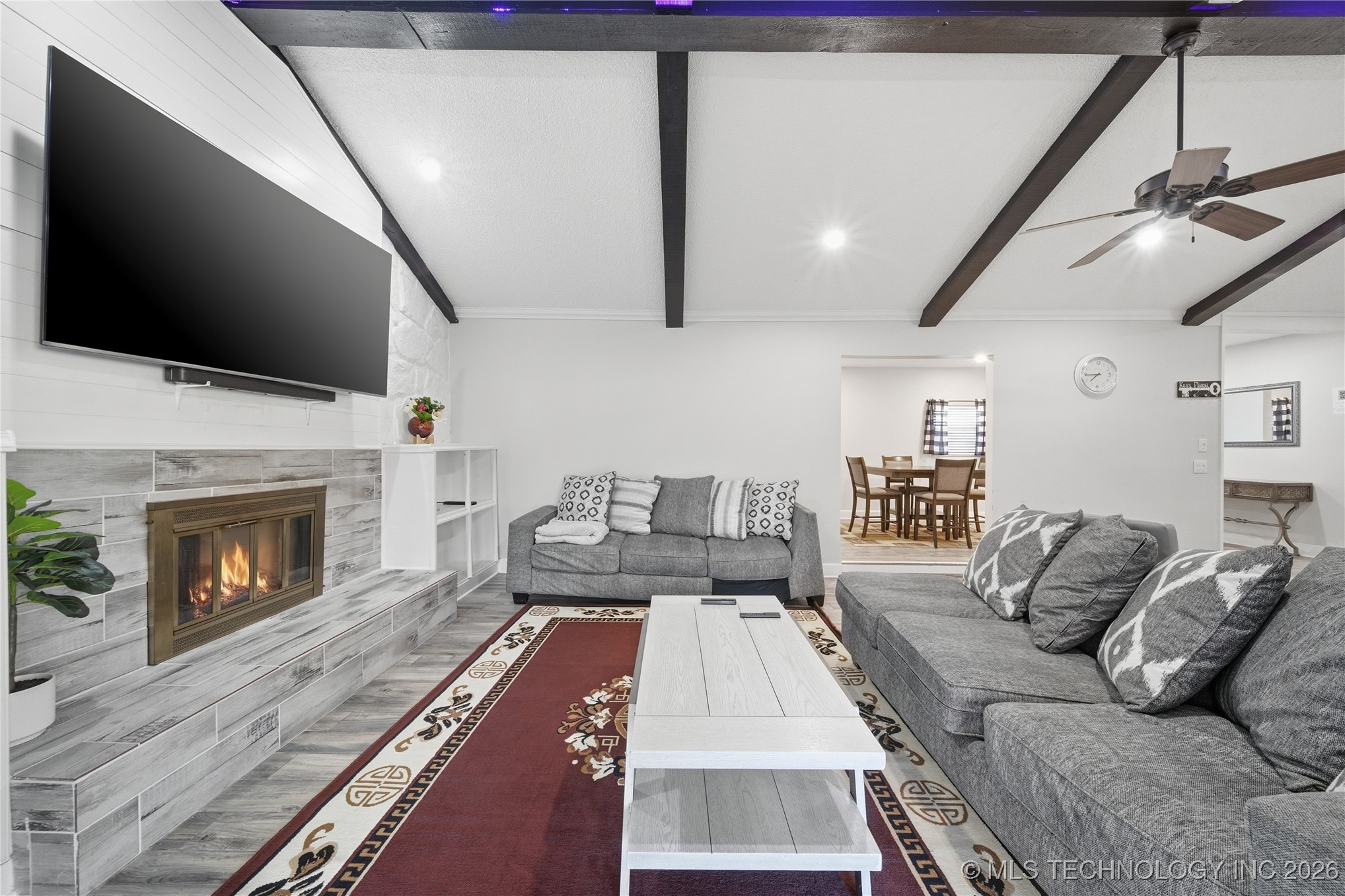 2909 E 76th Place Property Photo 7