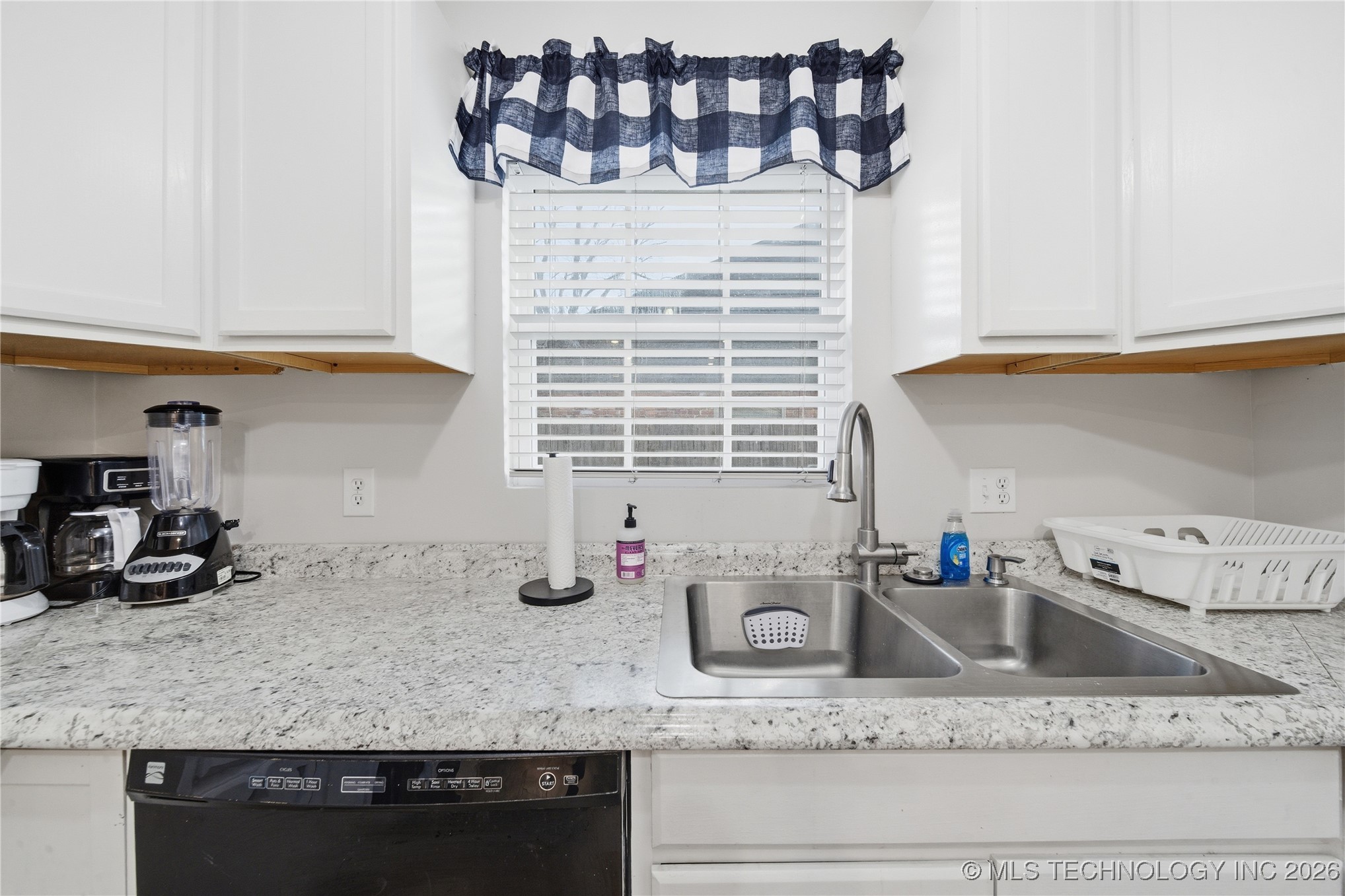 2909 E 76th Place Property Photo 13