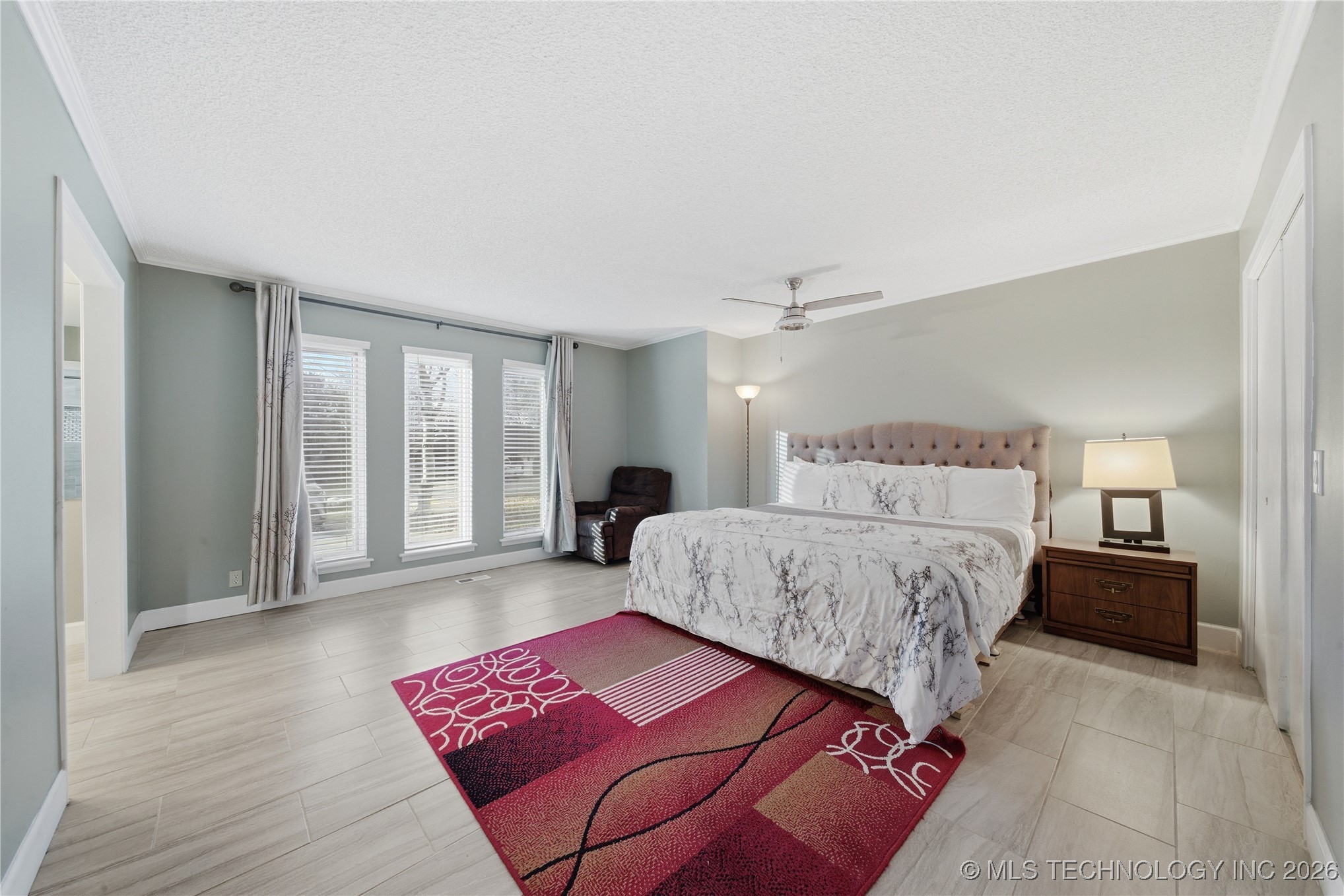 2909 E 76th Place Property Photo 14