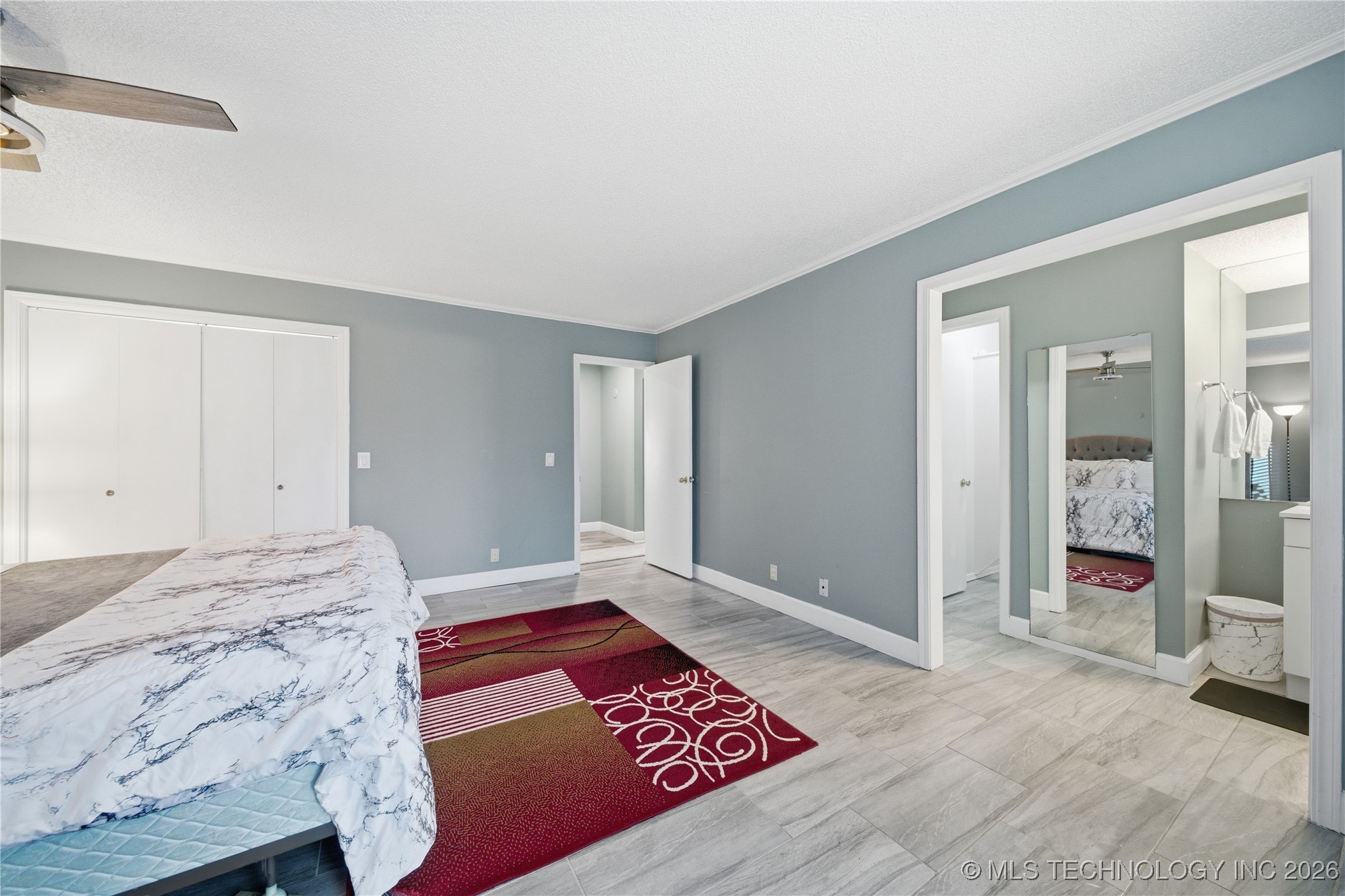 2909 E 76th Place Property Photo 16