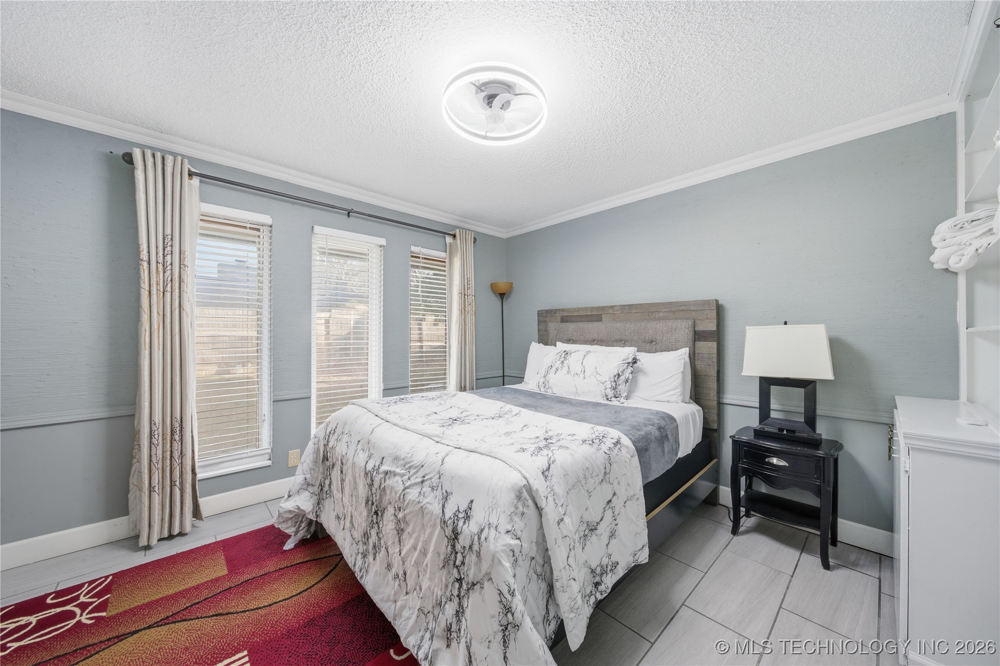 2909 E 76th Place Property Photo 21