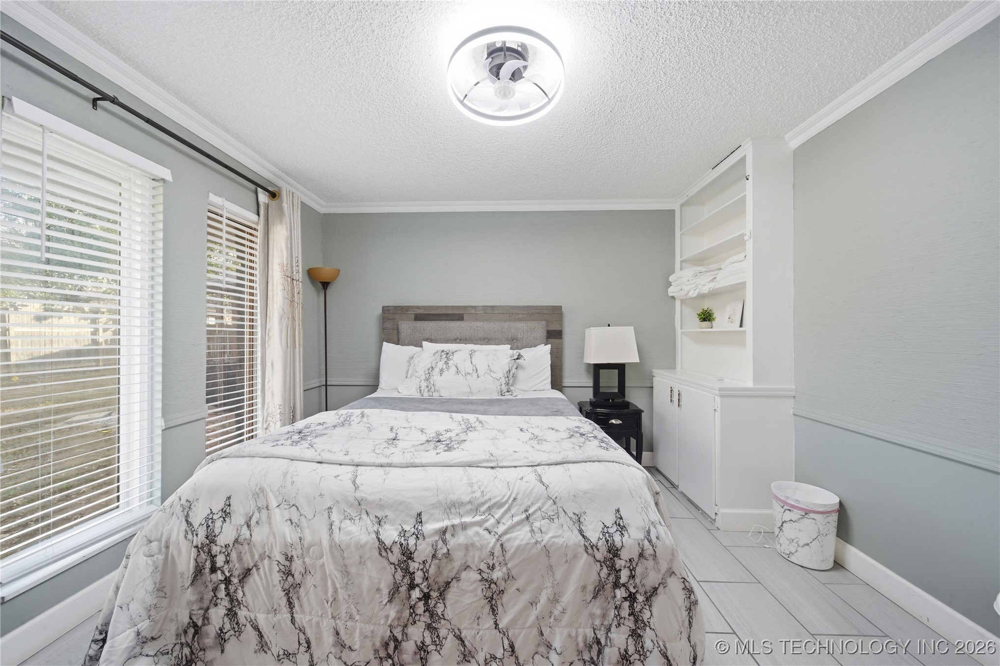 2909 E 76th Place Property Photo 22