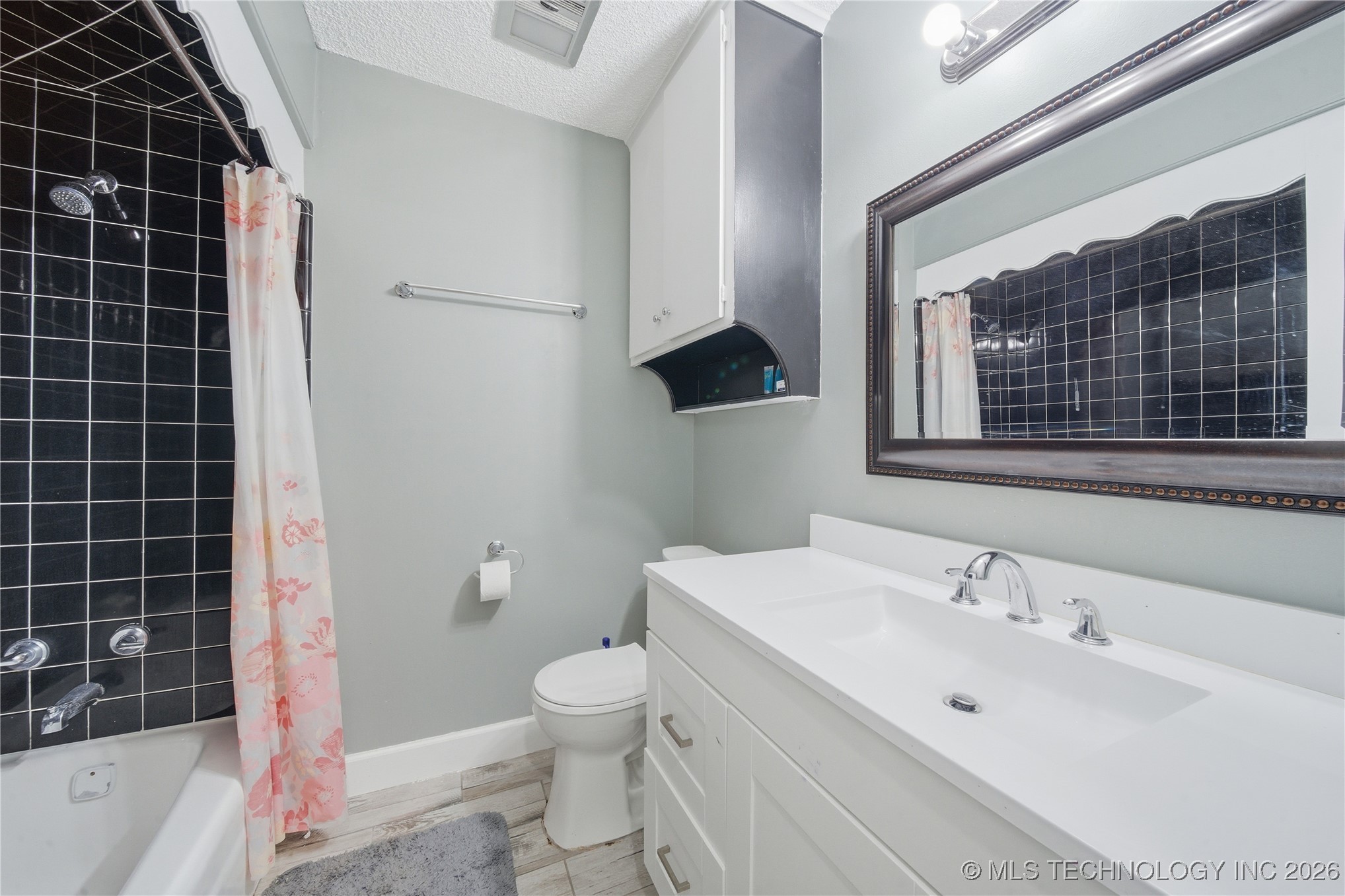 2909 E 76th Place Property Photo 23