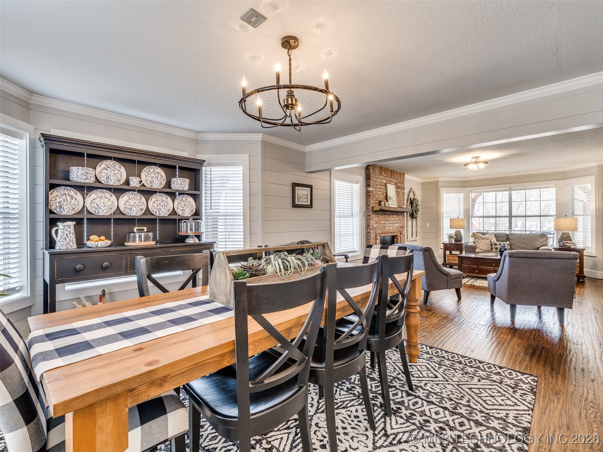 9040 S 39th West Avenue Property Photo 14