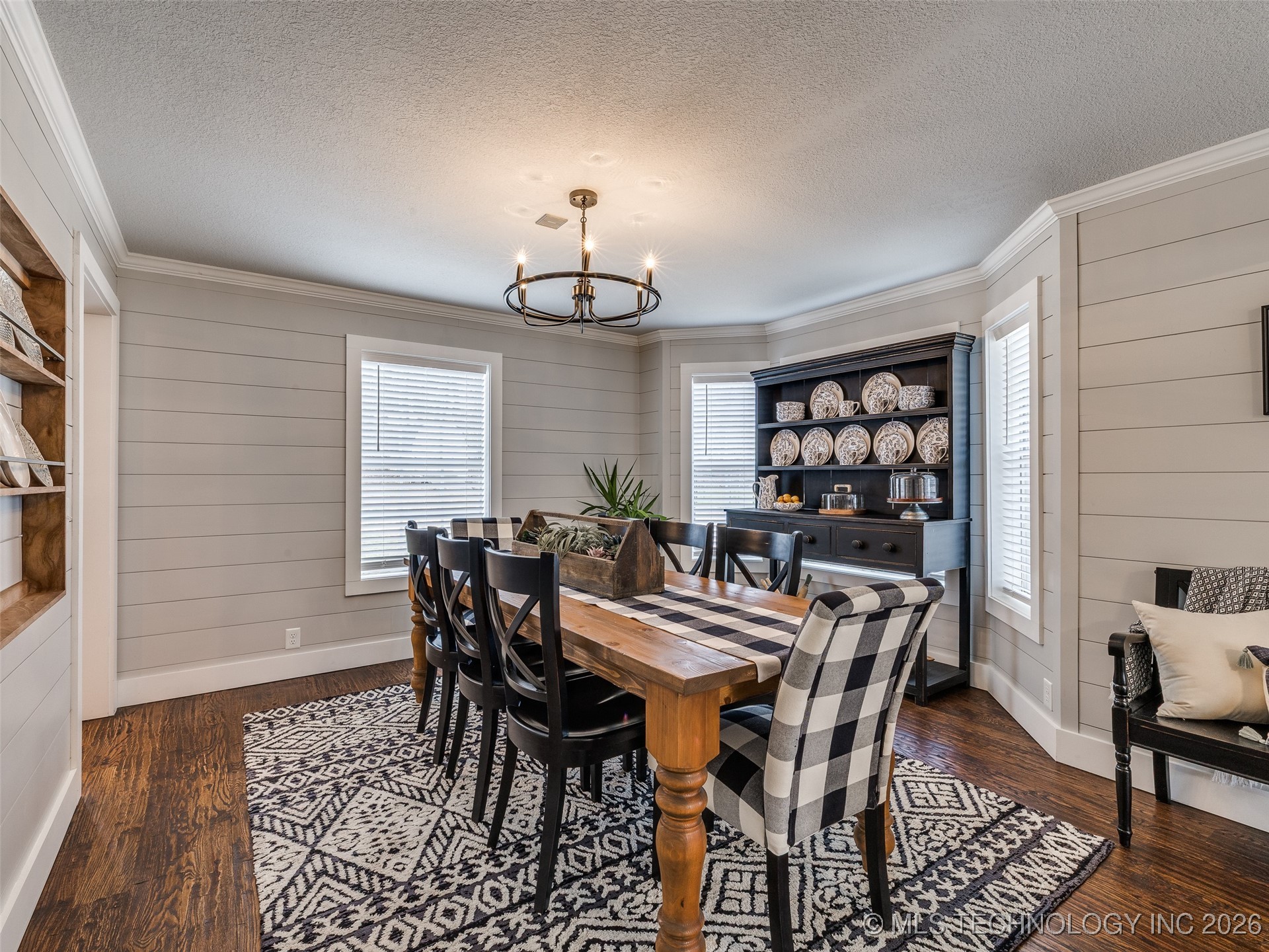 9040 S 39th West Avenue Property Photo 16