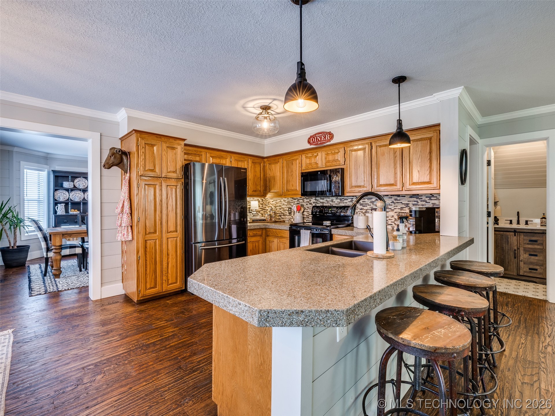 9040 S 39th West Avenue Property Photo 20