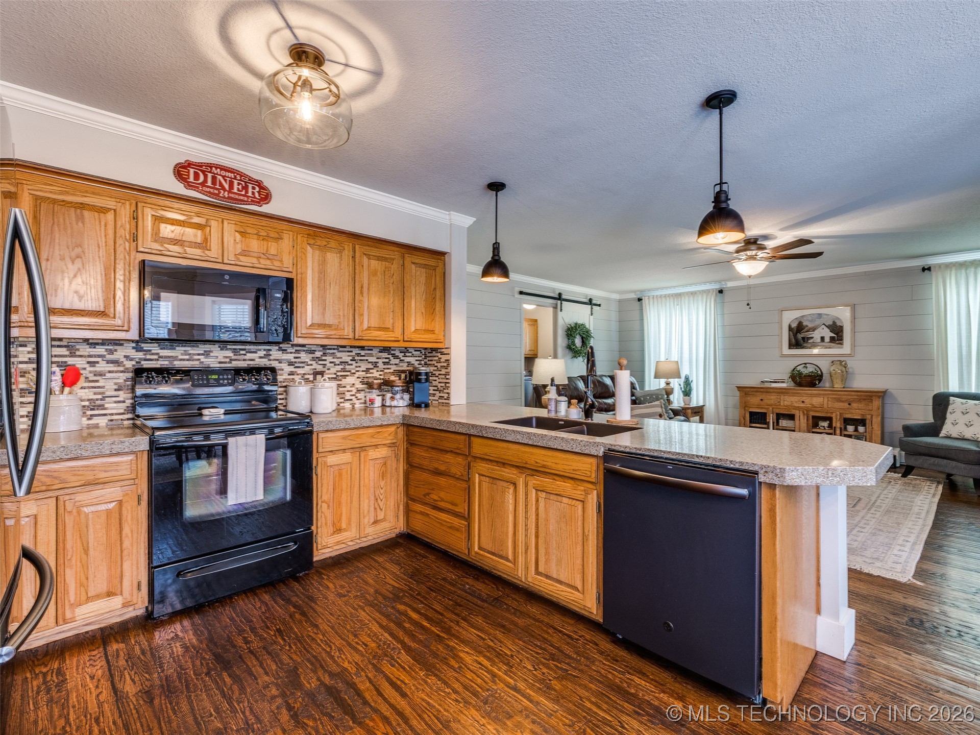 9040 S 39th West Avenue Property Photo 22