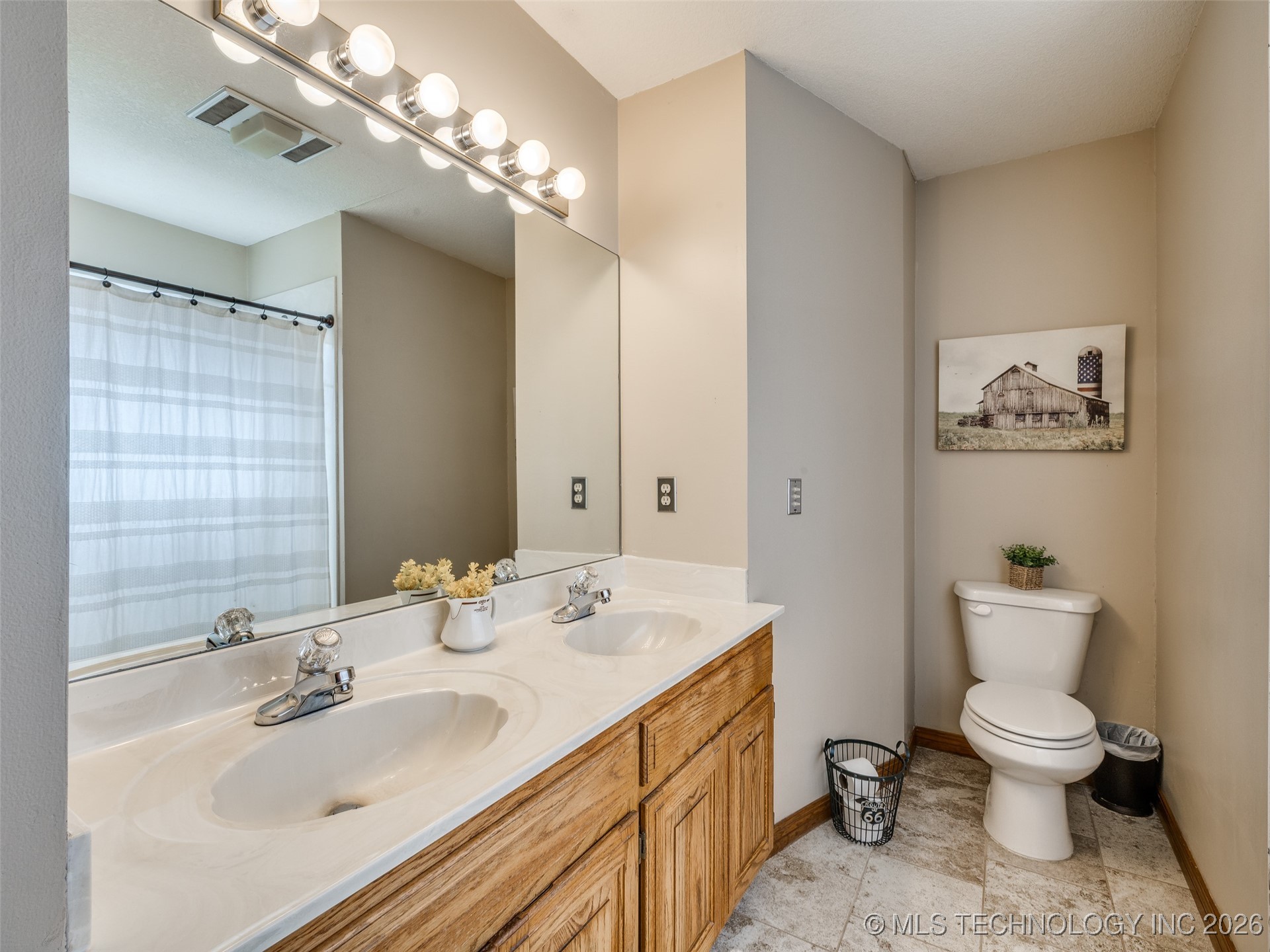 9040 S 39th West Avenue Property Photo 34