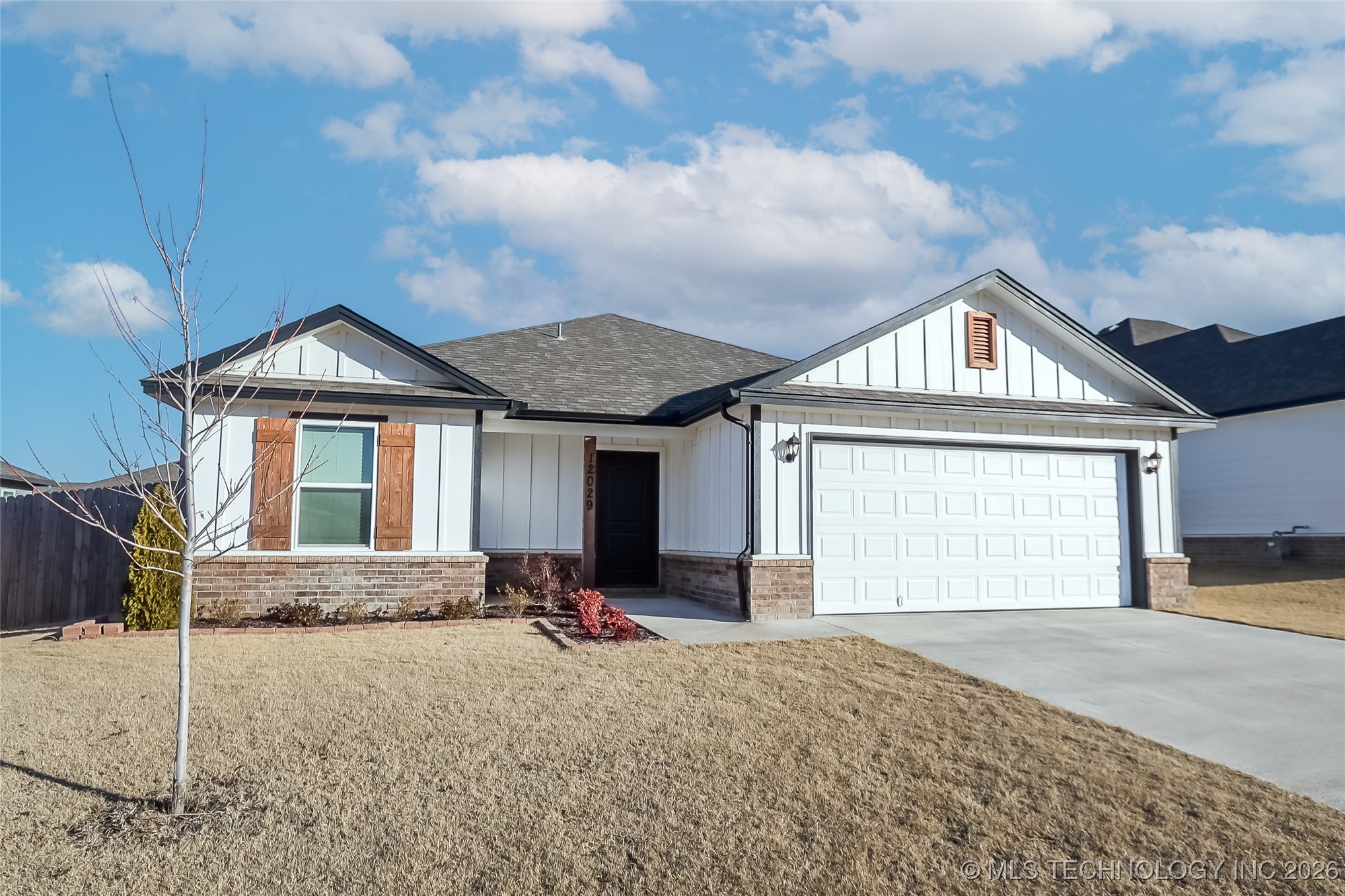 12029 E 108th Street N Property Photo 1