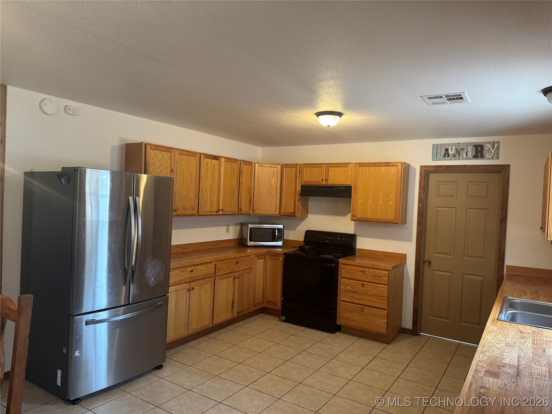 111 Hickory Property Photo 6