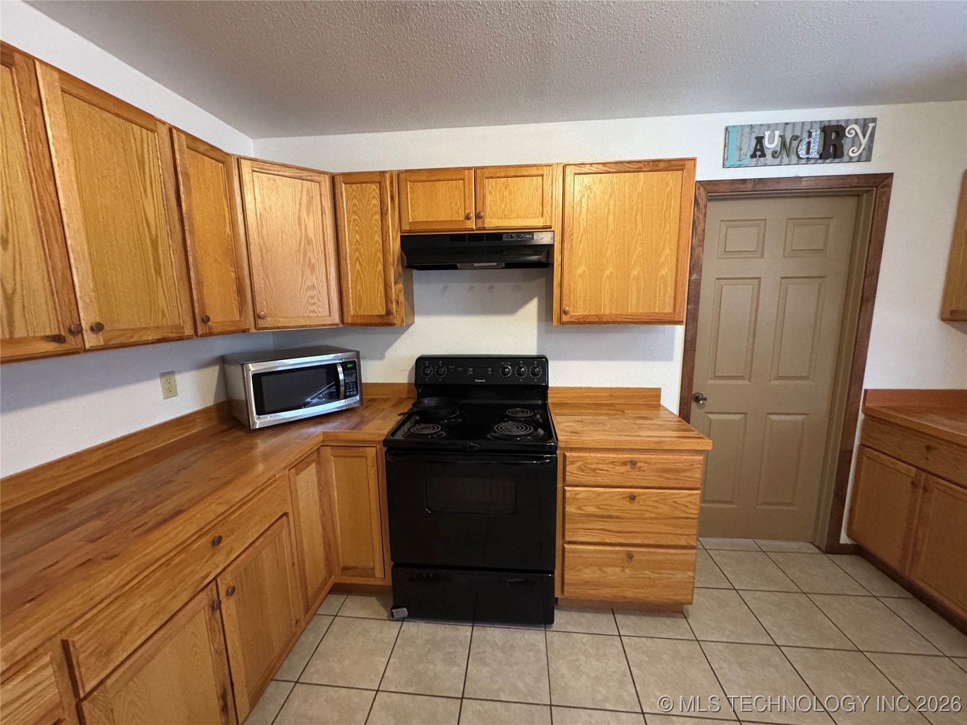 111 Hickory Property Photo 9