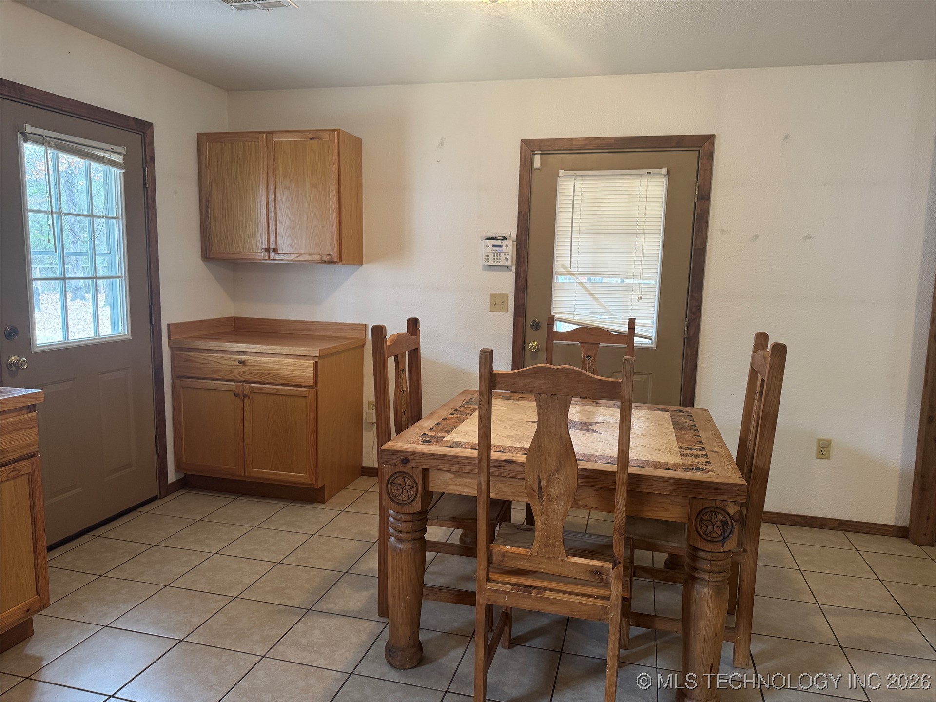 111 Hickory Property Photo 12