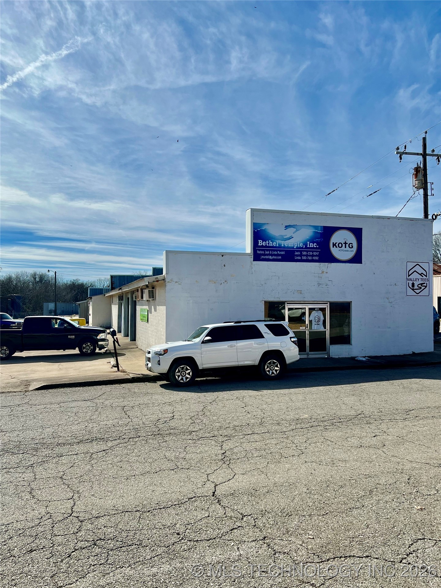 401 E 1st Street Property Photo 2