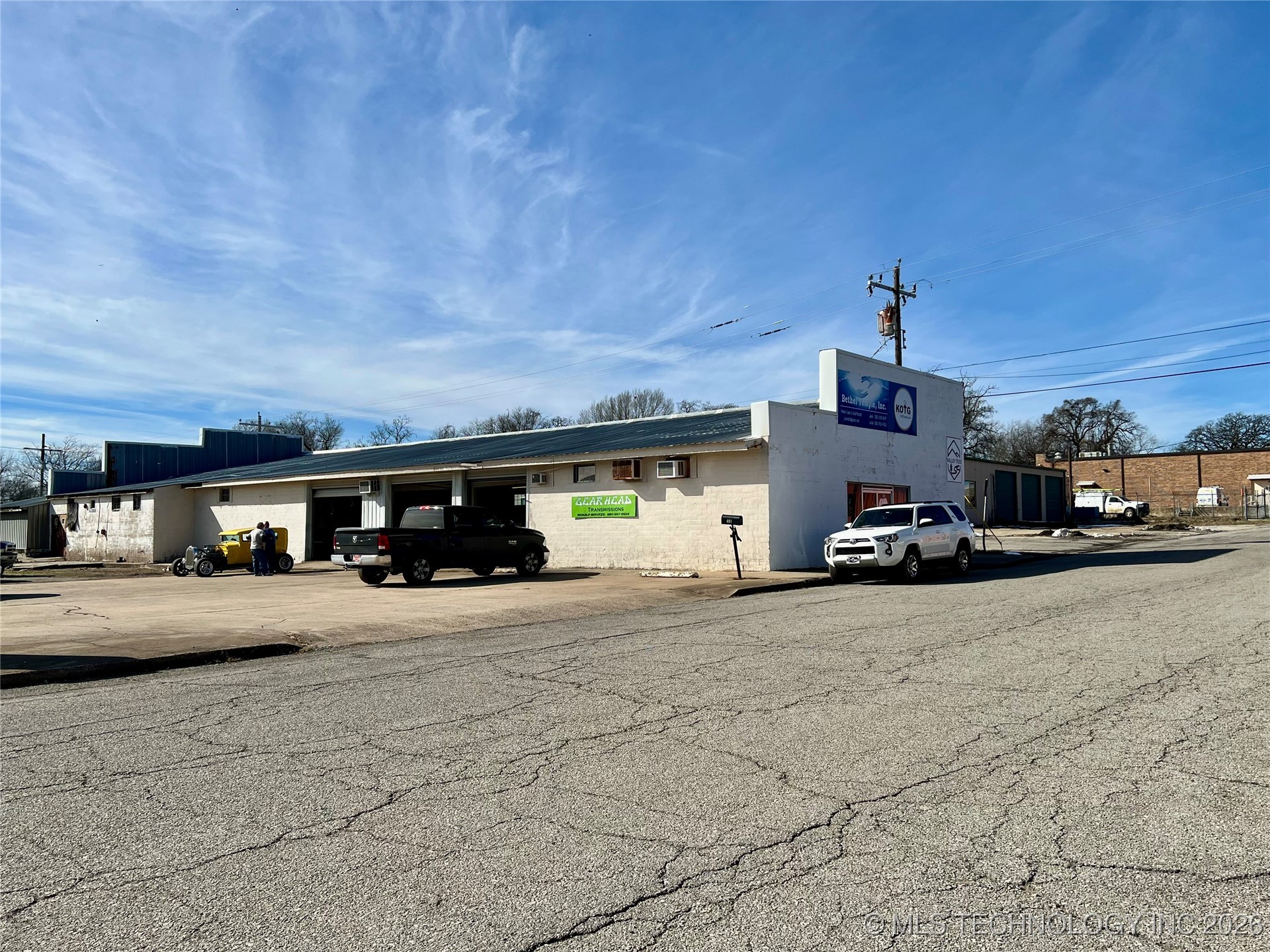 401 E 1st Street Property Photo 3